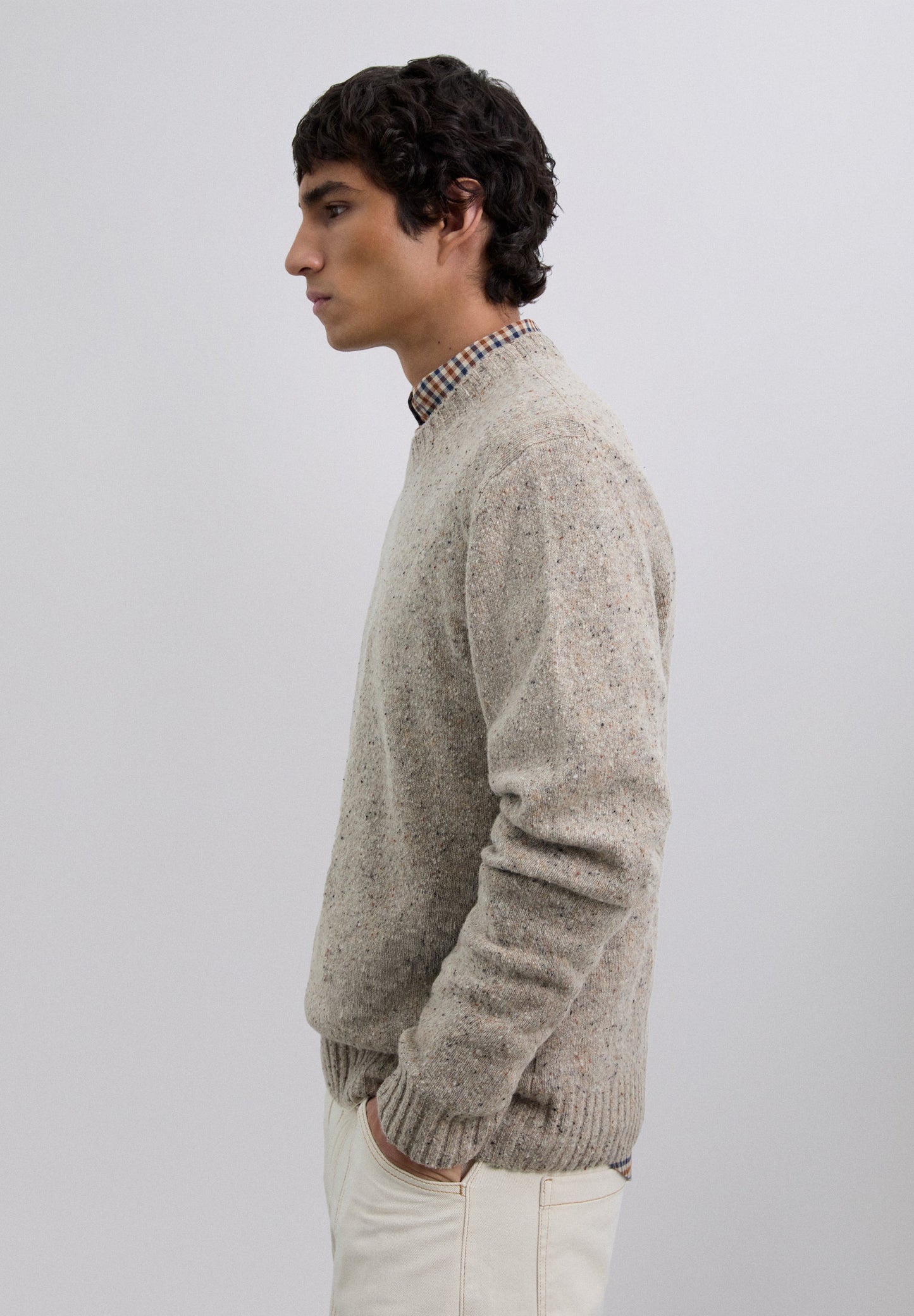ROUND NECK WOOL SWEATER