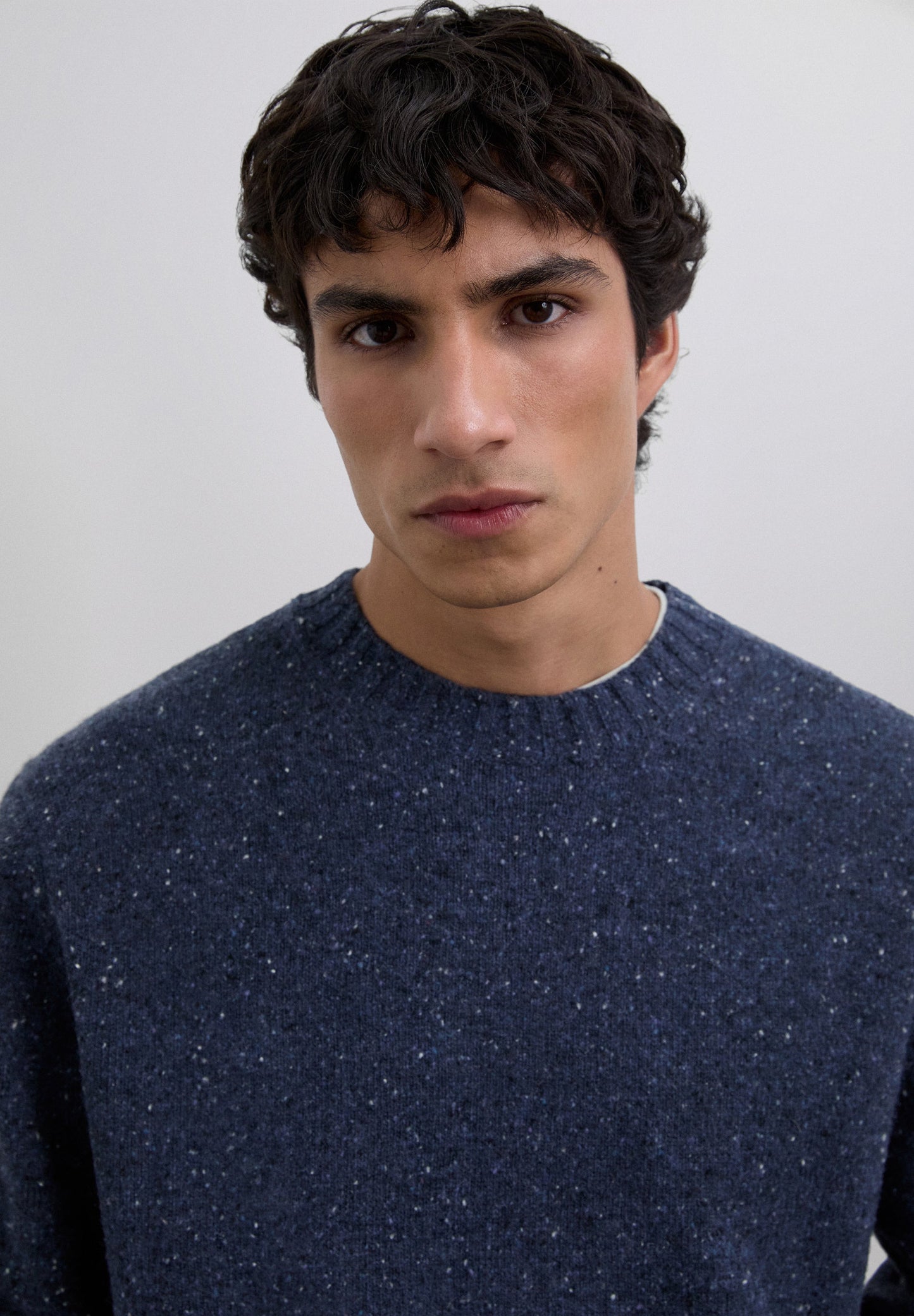 ROUND NECK WOOL SWEATER