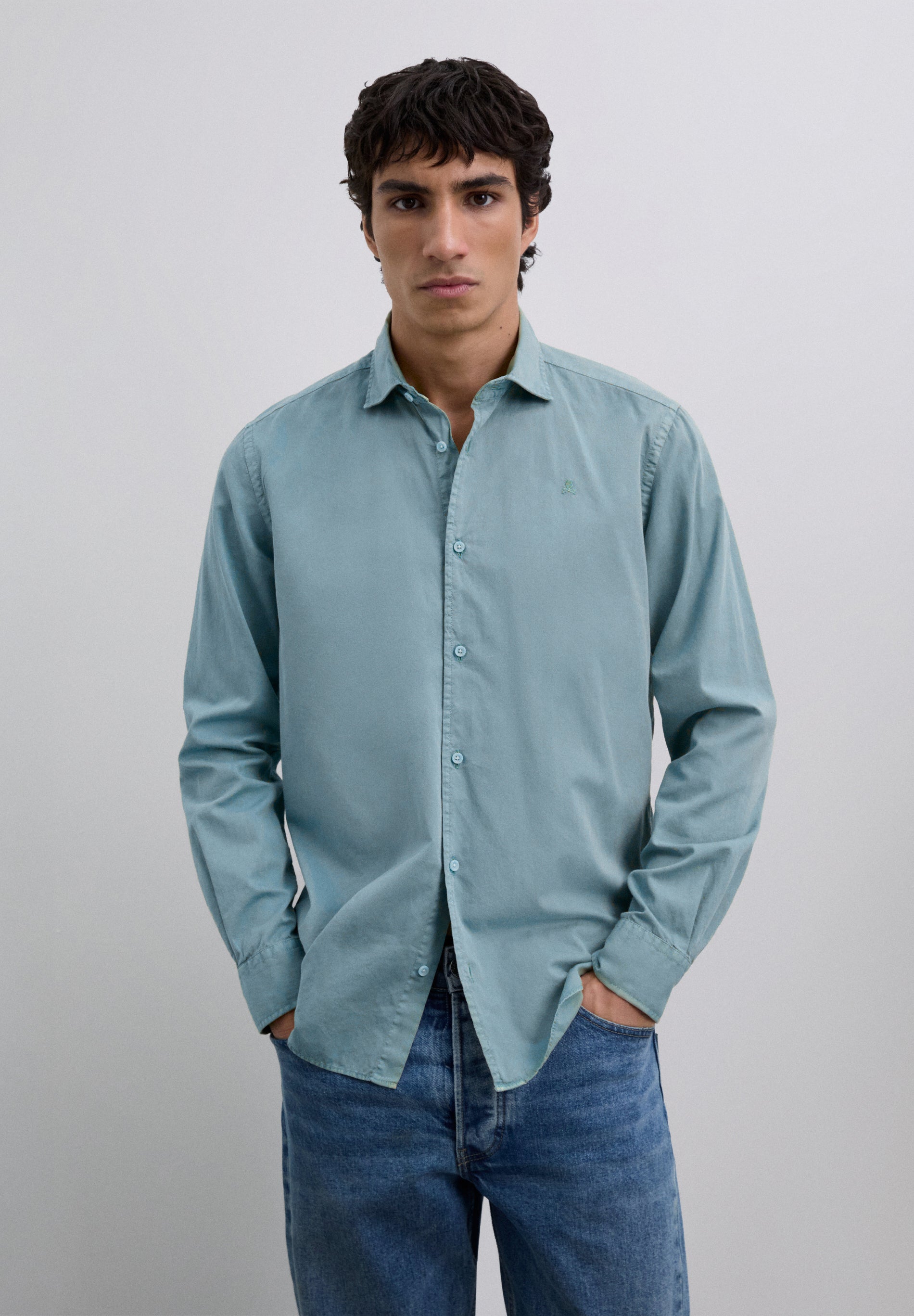 REGULAR FIT EMBROIDERED SHIRT