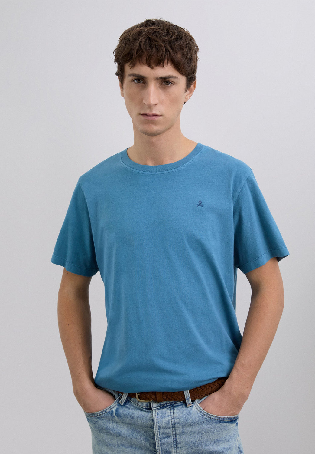 CAMISETA CALAVERA BORDADA TONO - Scalpers