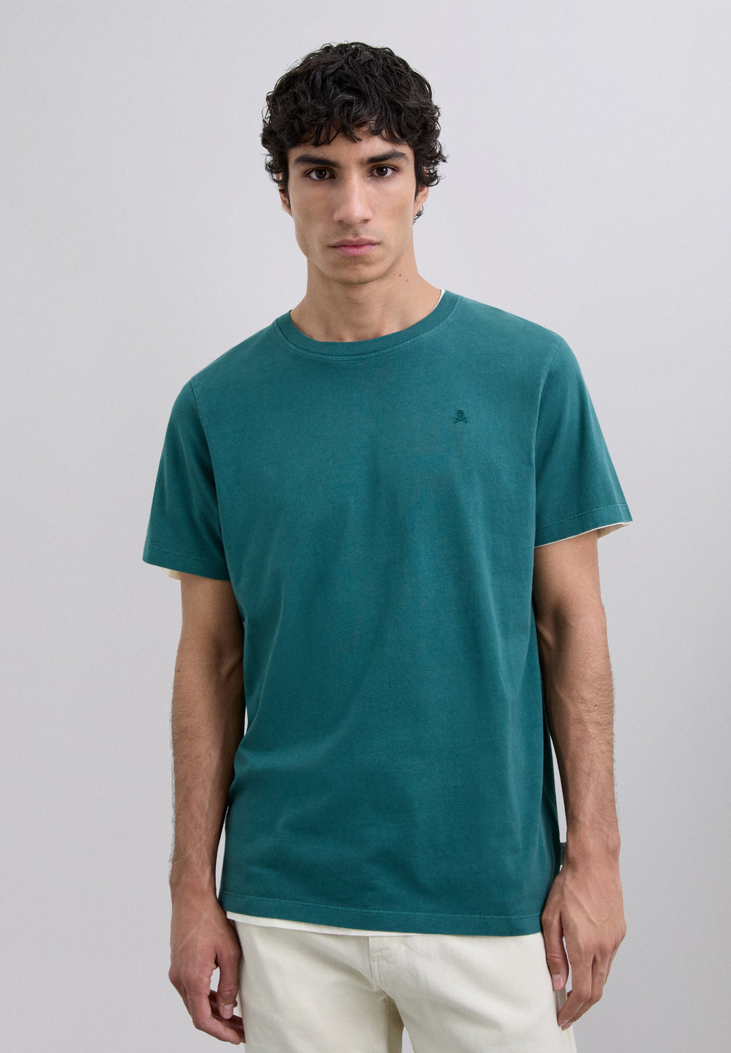 CAMISETA CALAVERA BORDADA TONO - Scalpers