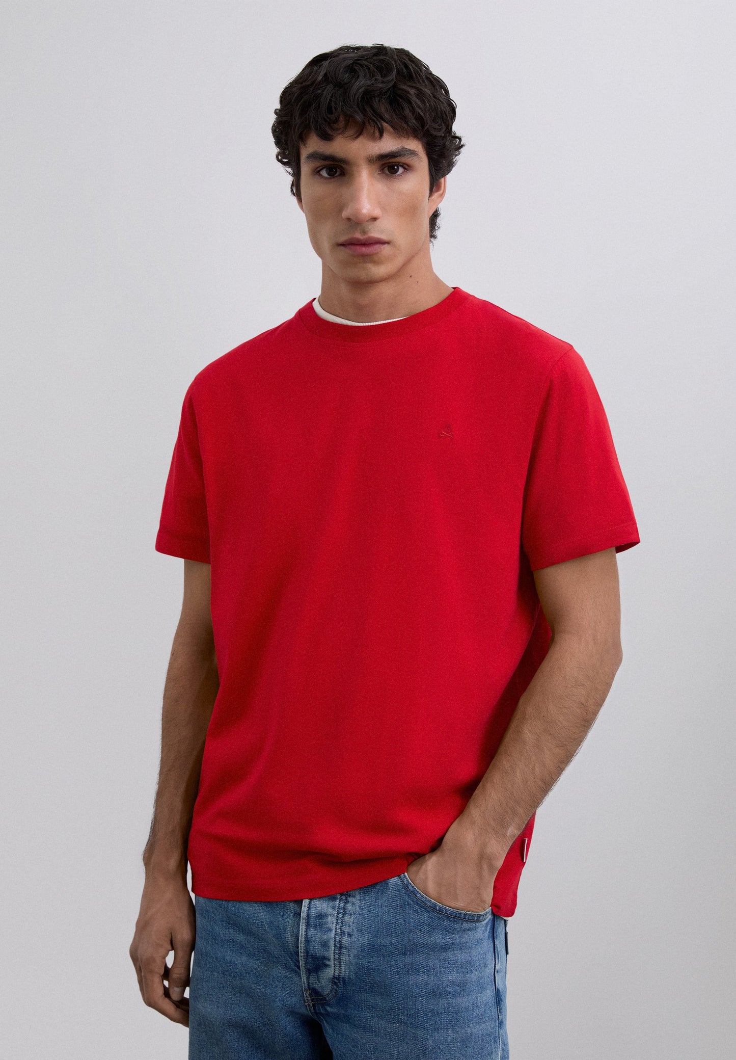 EMBROIDERED SKULL T-SHIRT