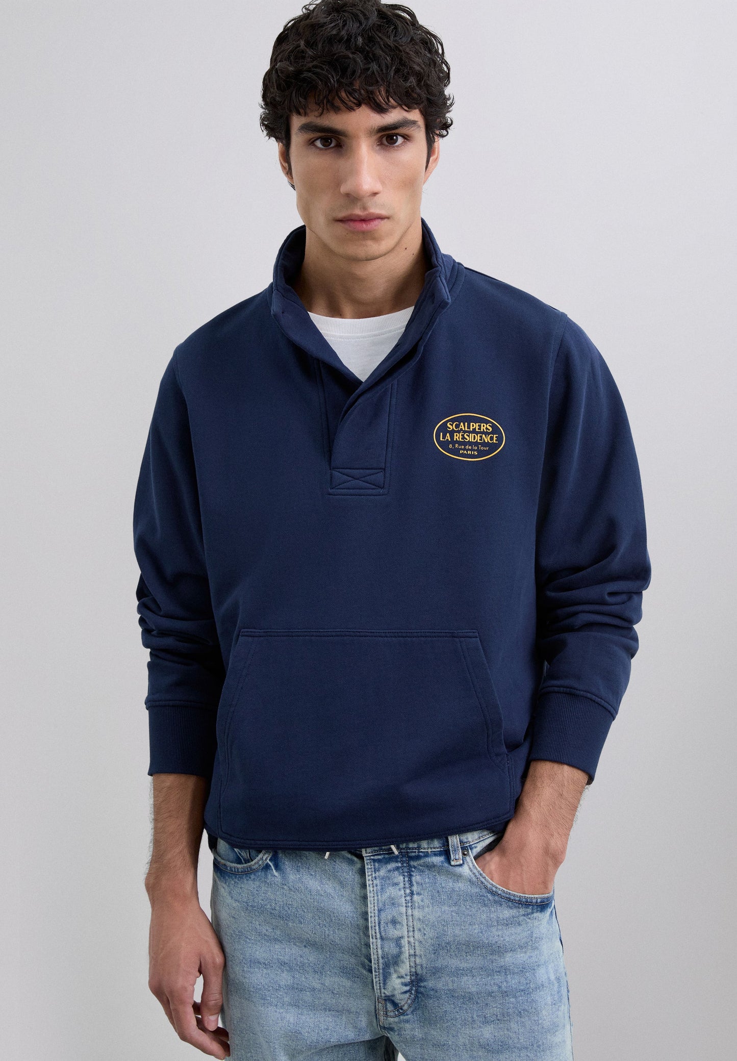 HIGH COLLAR LOGO SWEATSHIRT