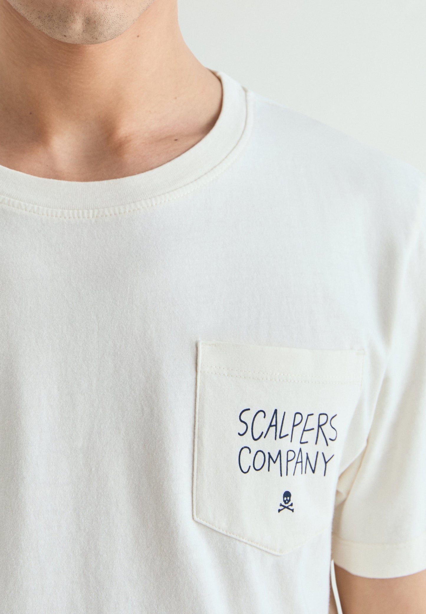 T-SHIRT WITH POCKET PRINT