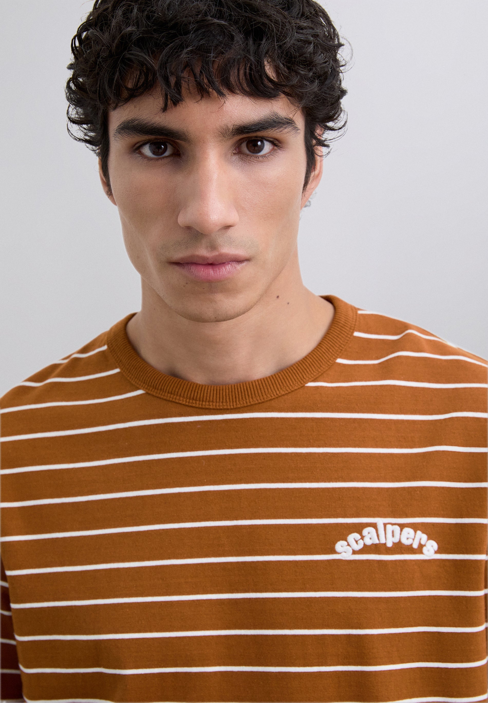 STRIPED LOGO PRINT T-SHIRT