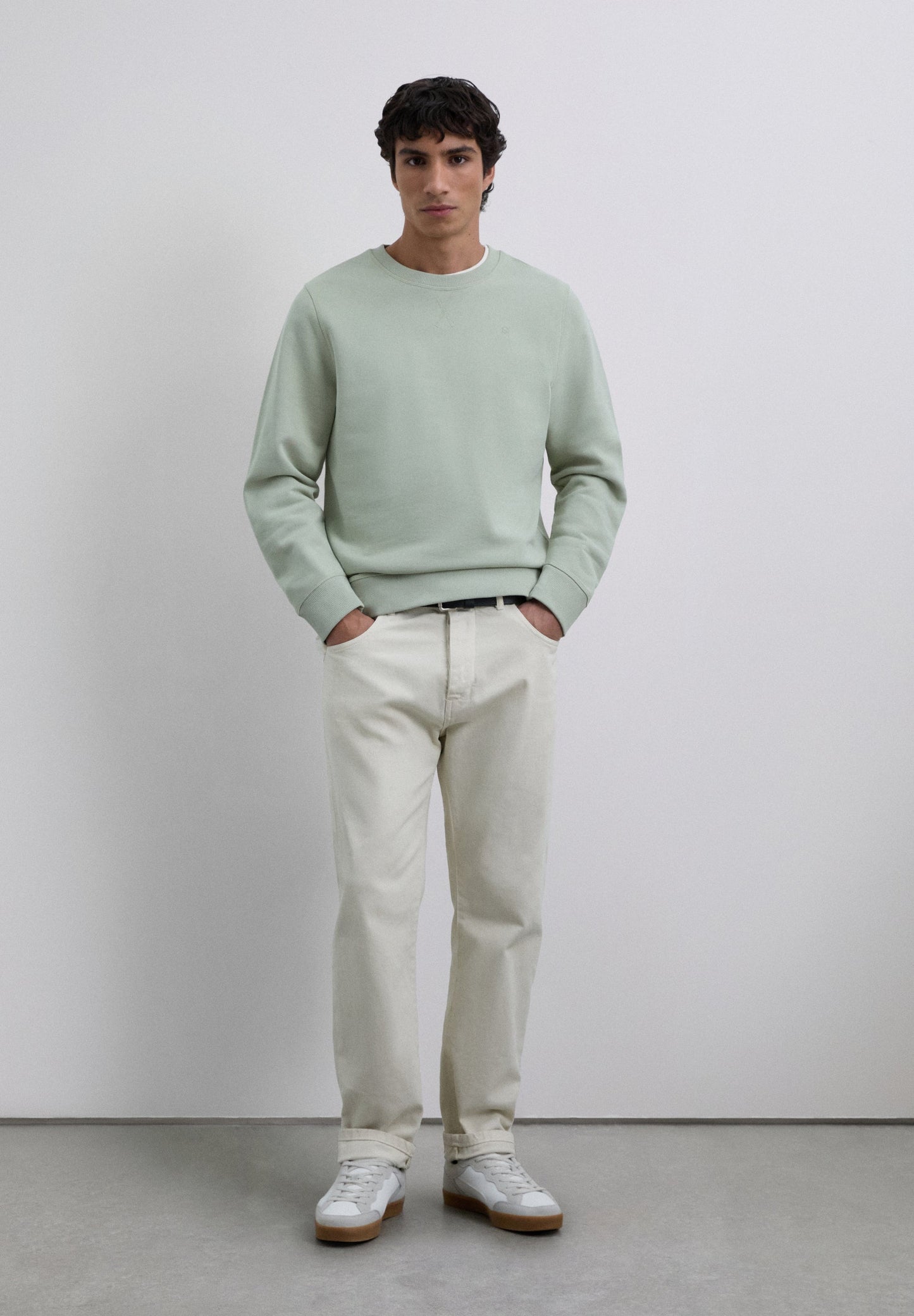 SWEATSHIRT WITH EMBROIDERED SKULL