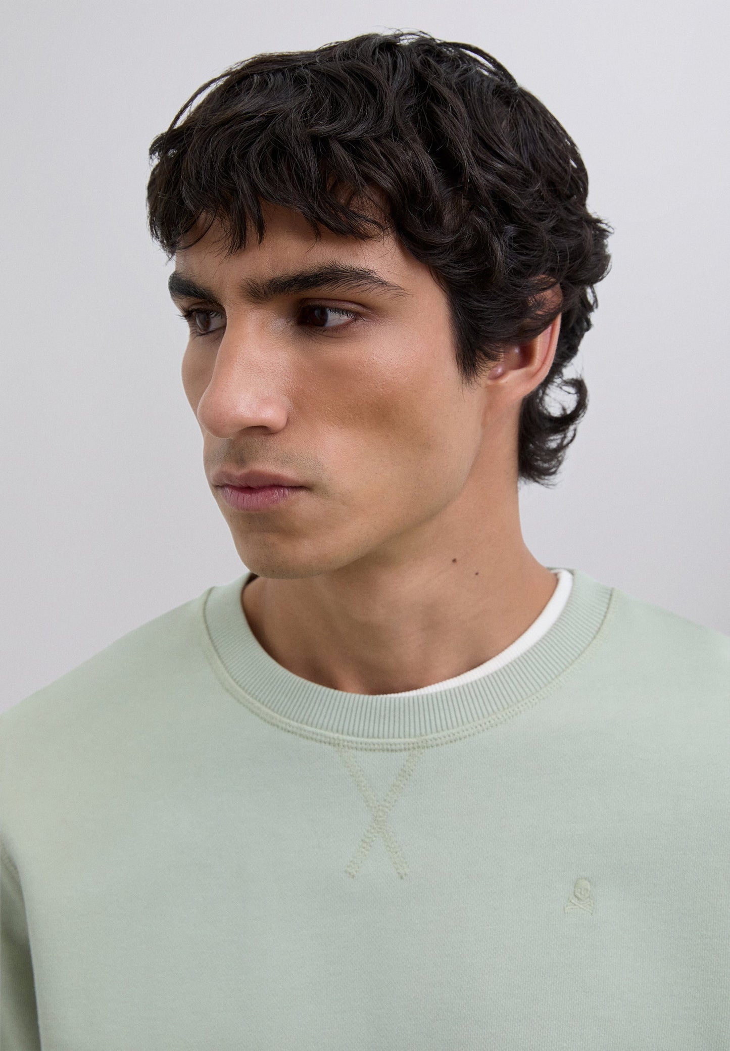 SWEATSHIRT WITH EMBROIDERED SKULL