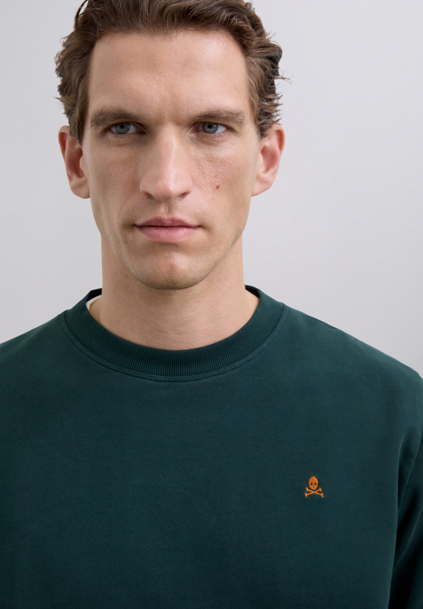 SWEATSHIRT WITH EMBROIDERED SKULL