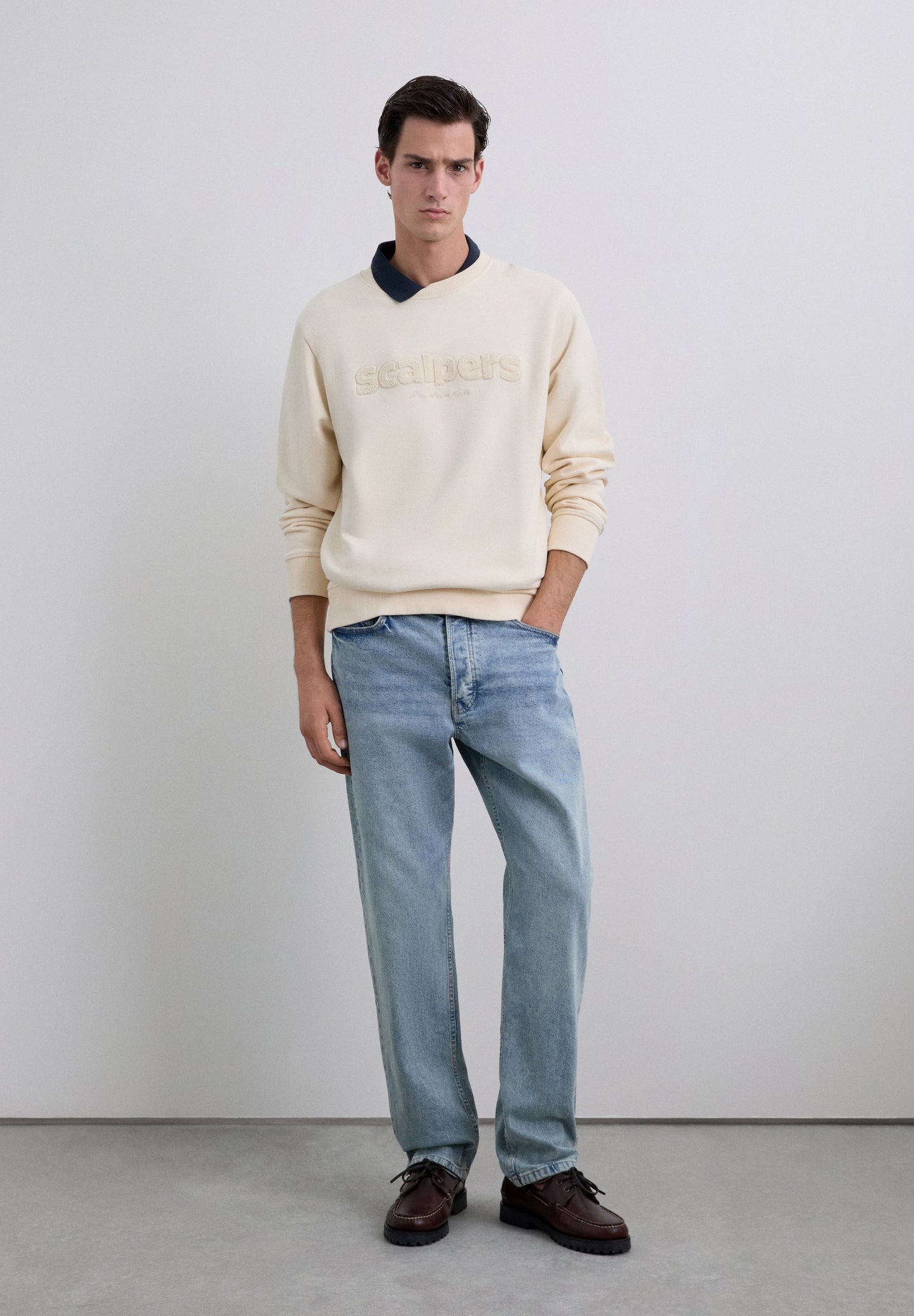 SWEATSHIRT WITH RAISED LOGO