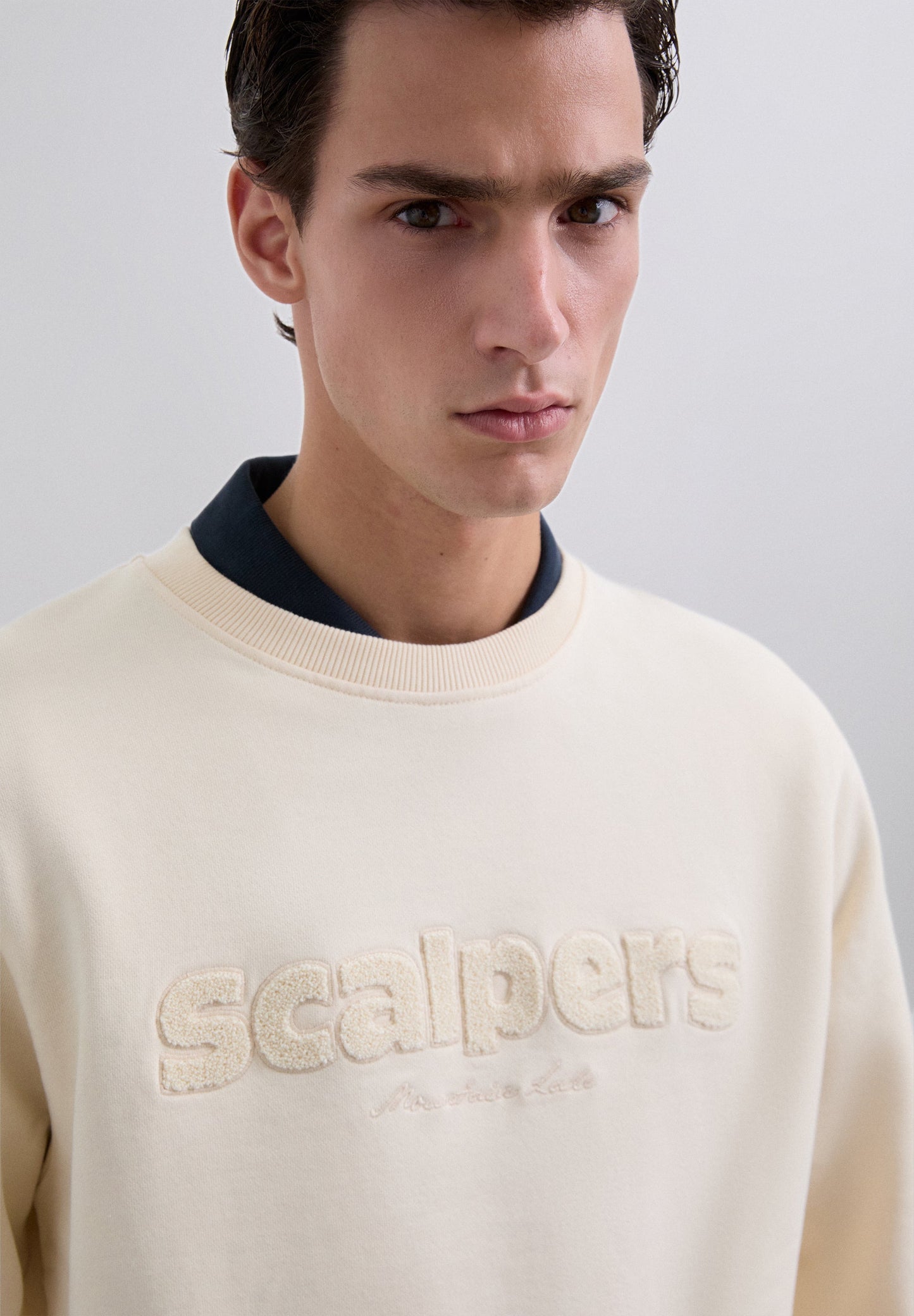 SWEATSHIRT WITH RAISED LOGO