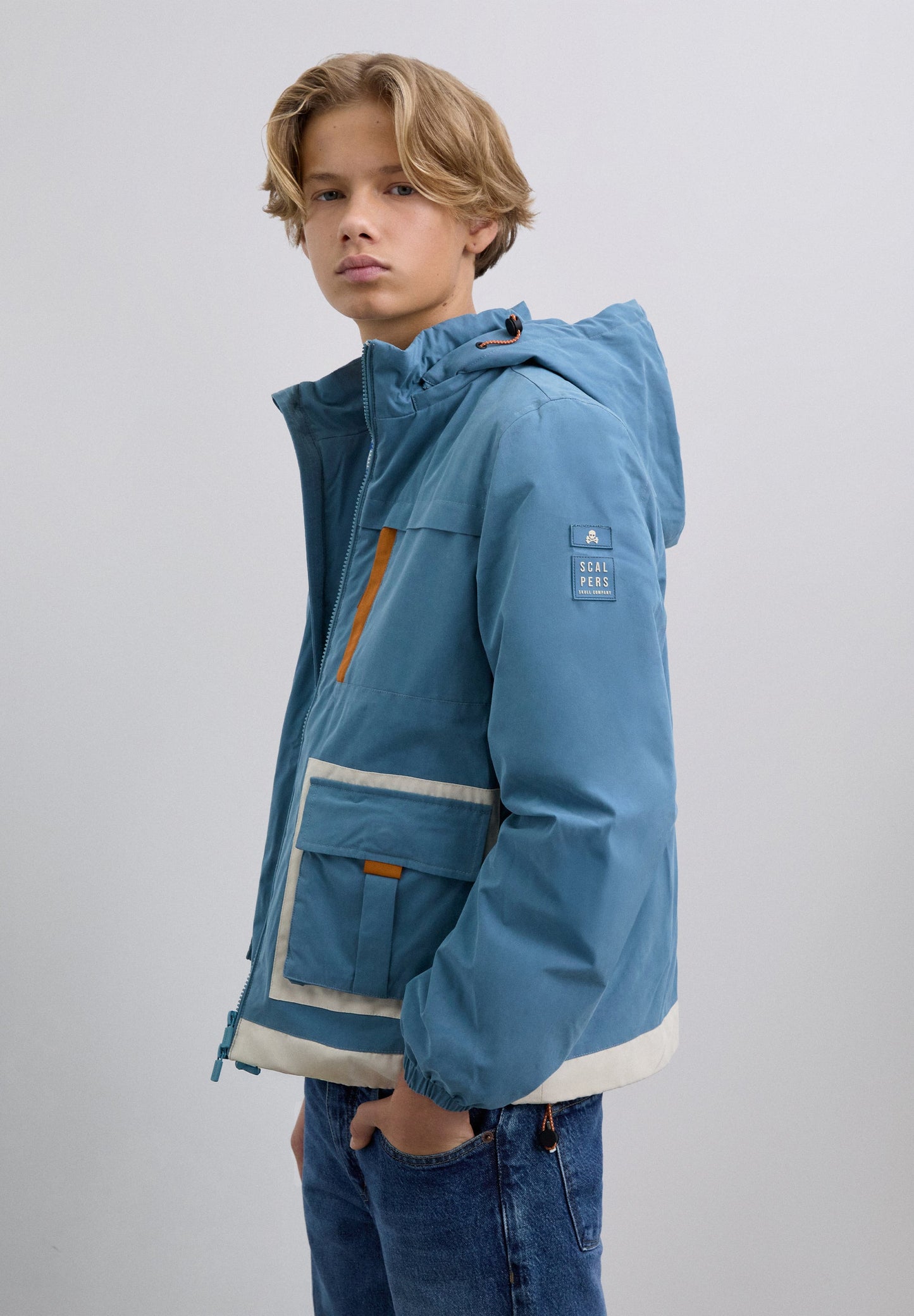 THREE-TONE COLOUR BLOCK JACKET