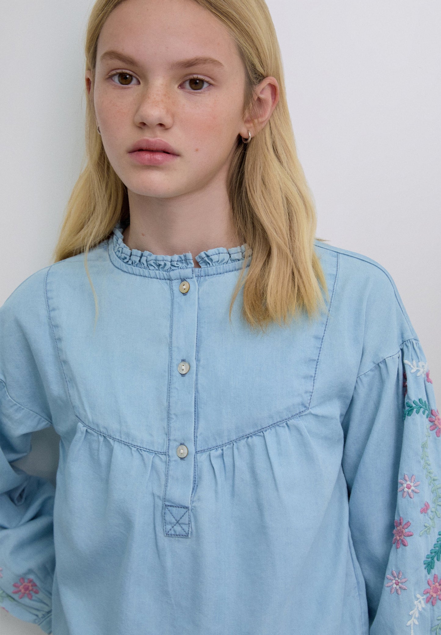 CAMISA FLORES MANGA ABULLONADA - Scalpers