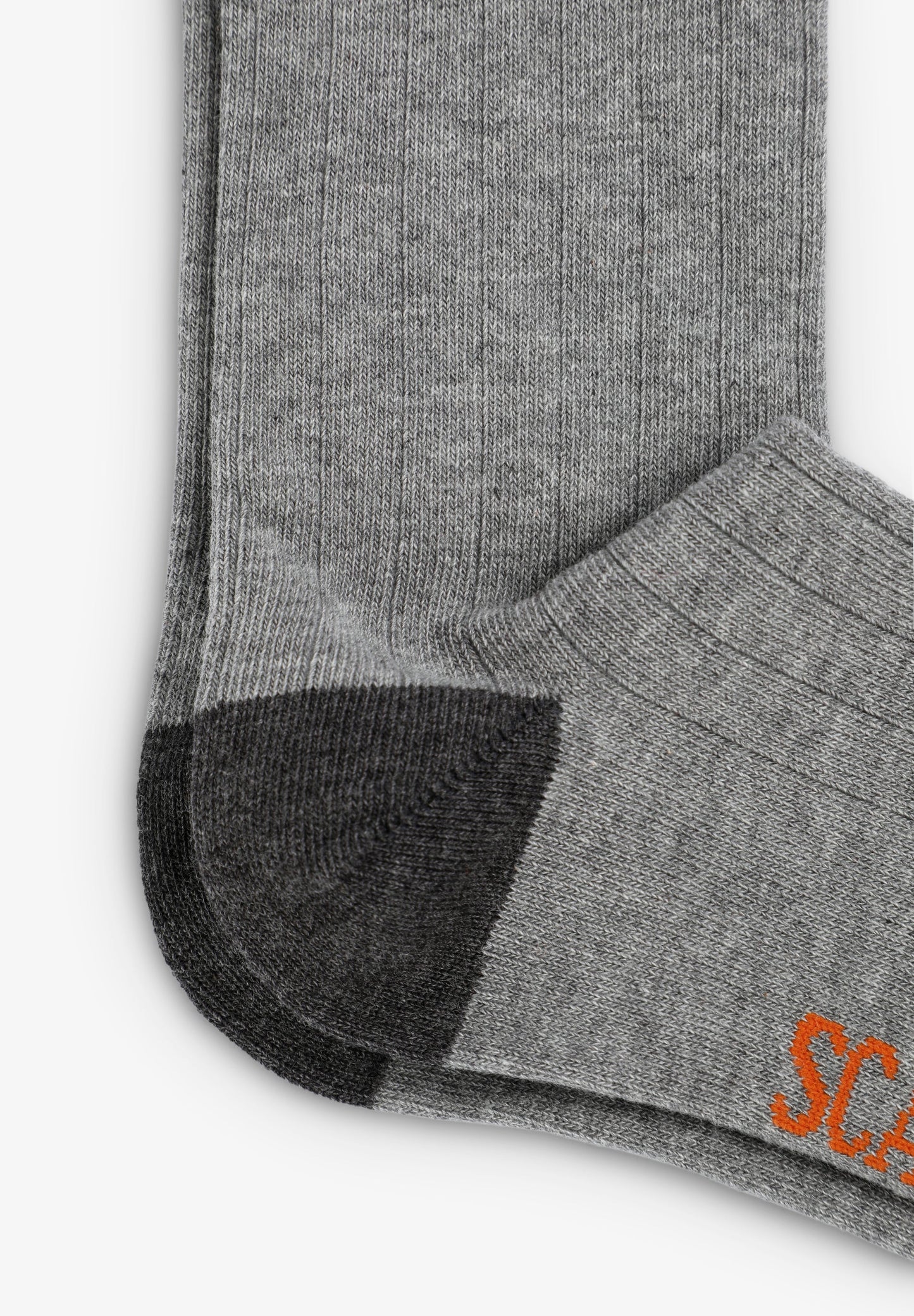 CONTRAST SKULL SOCKS