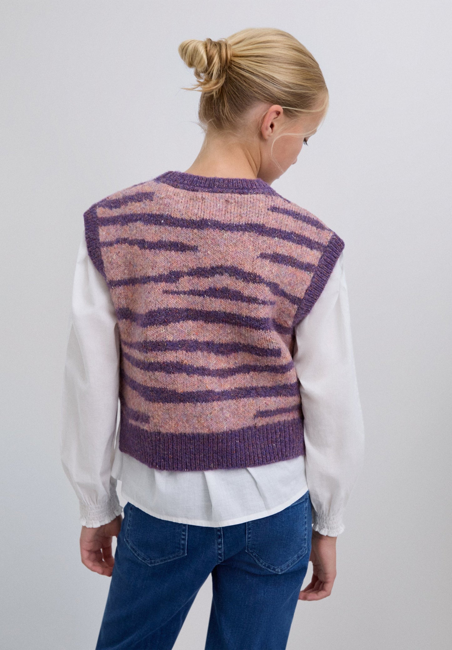 ANIMAL PRINT KNIT VEST