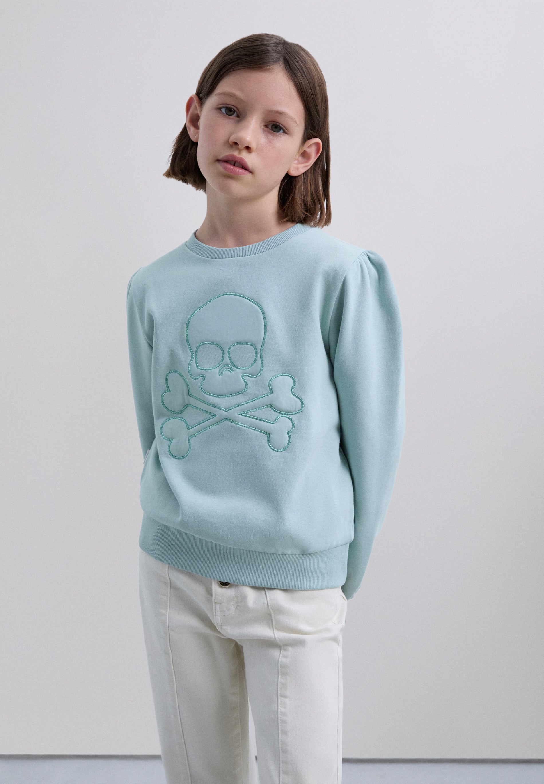 SWEATSHIRT WITH EMBROIDERED SKULL