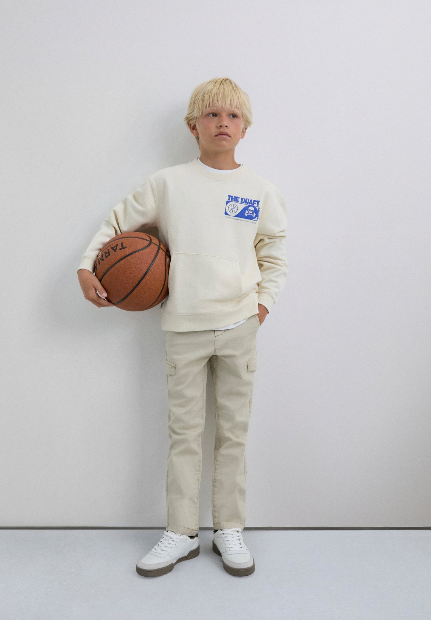 BASKETBALL PRINT SWEATSHIRT