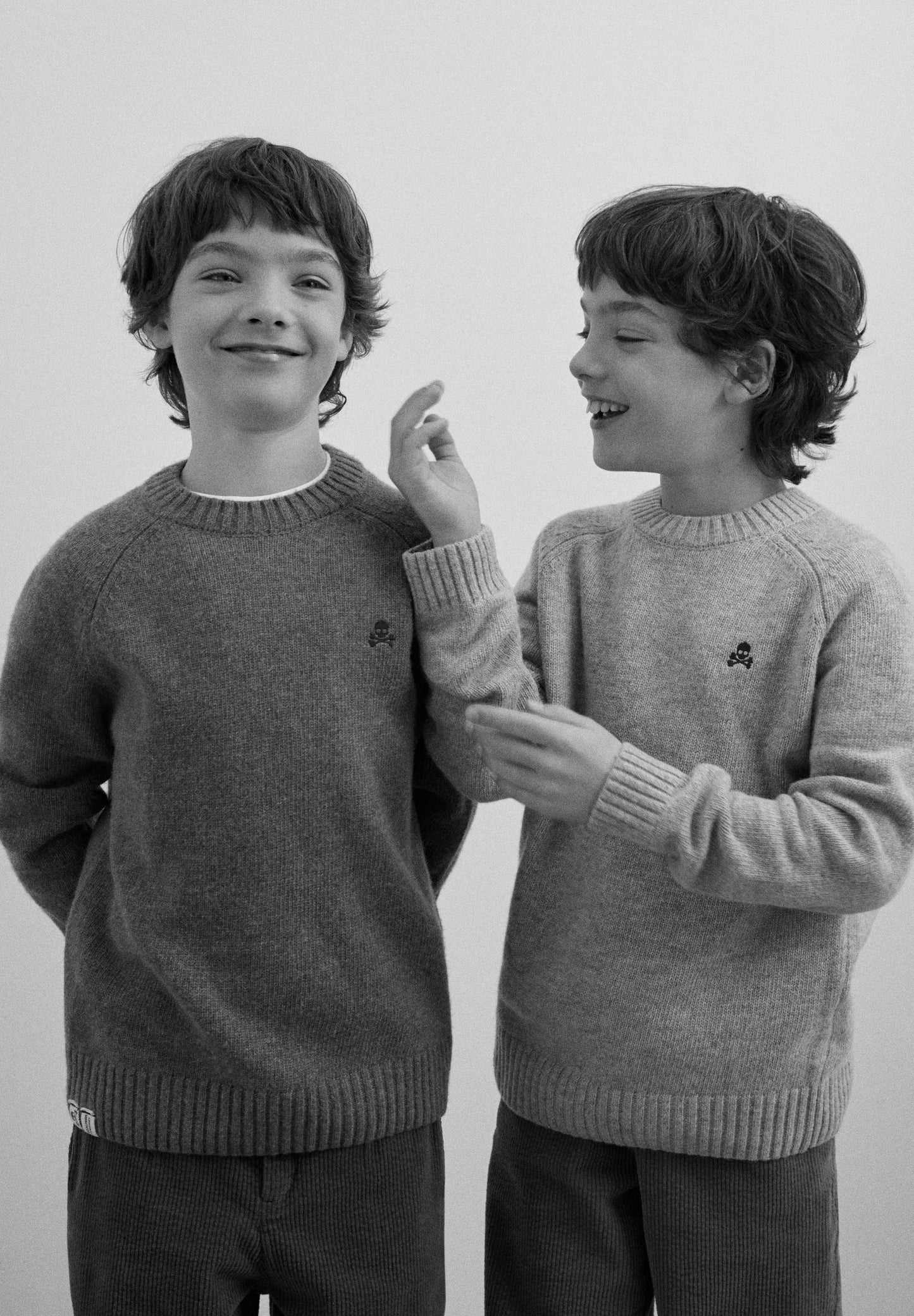 SKULL SWEATER WITH RAGLAN SLEEVES