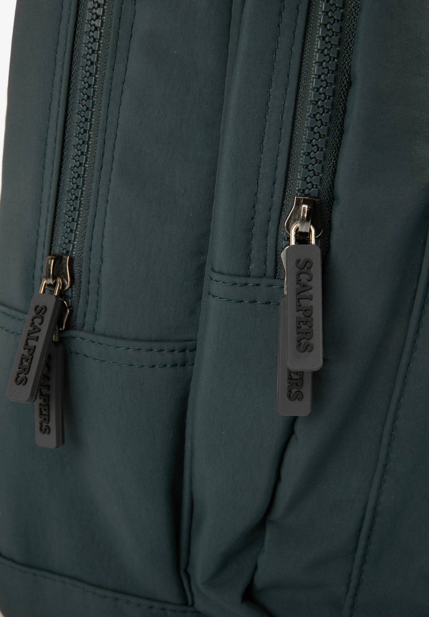 TECHNICAL BACKPACK WITH SKULL