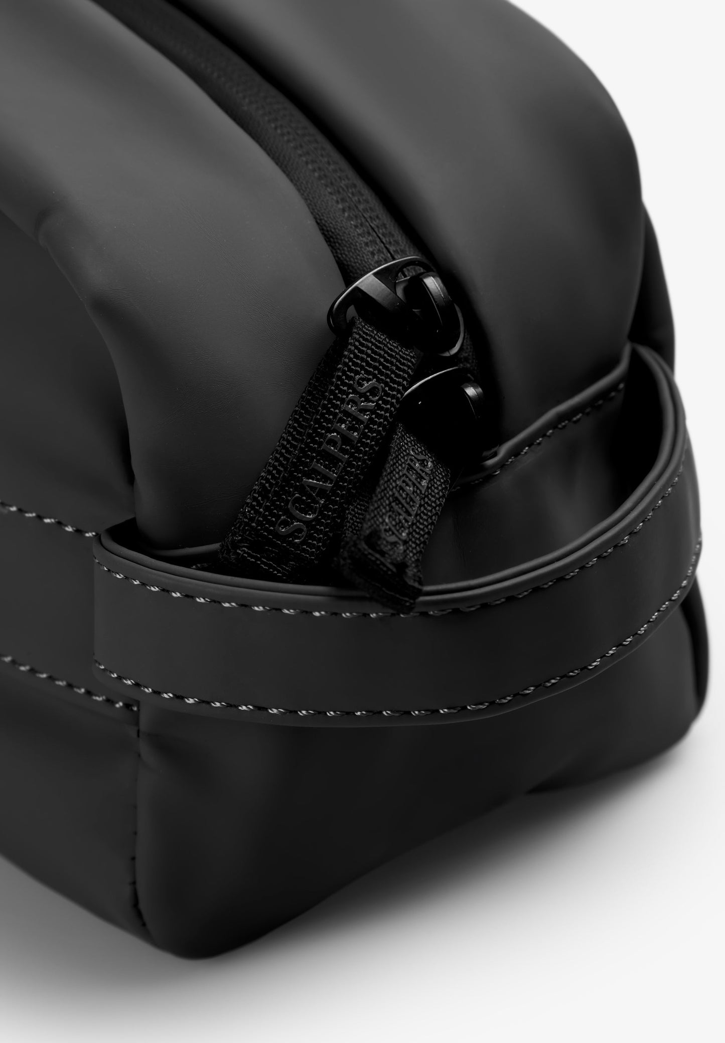 REFLECTIVE LOGO TOILETRY BAG