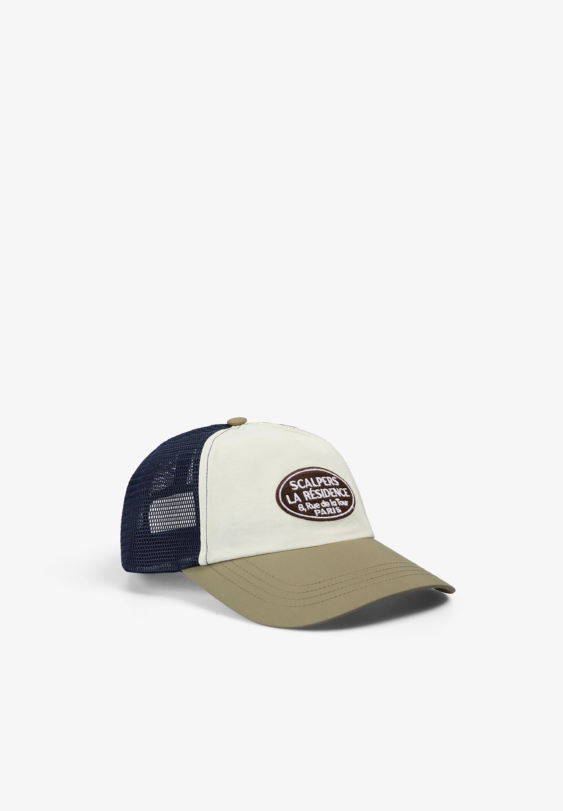 TRUCKER CAP WITH PATCH