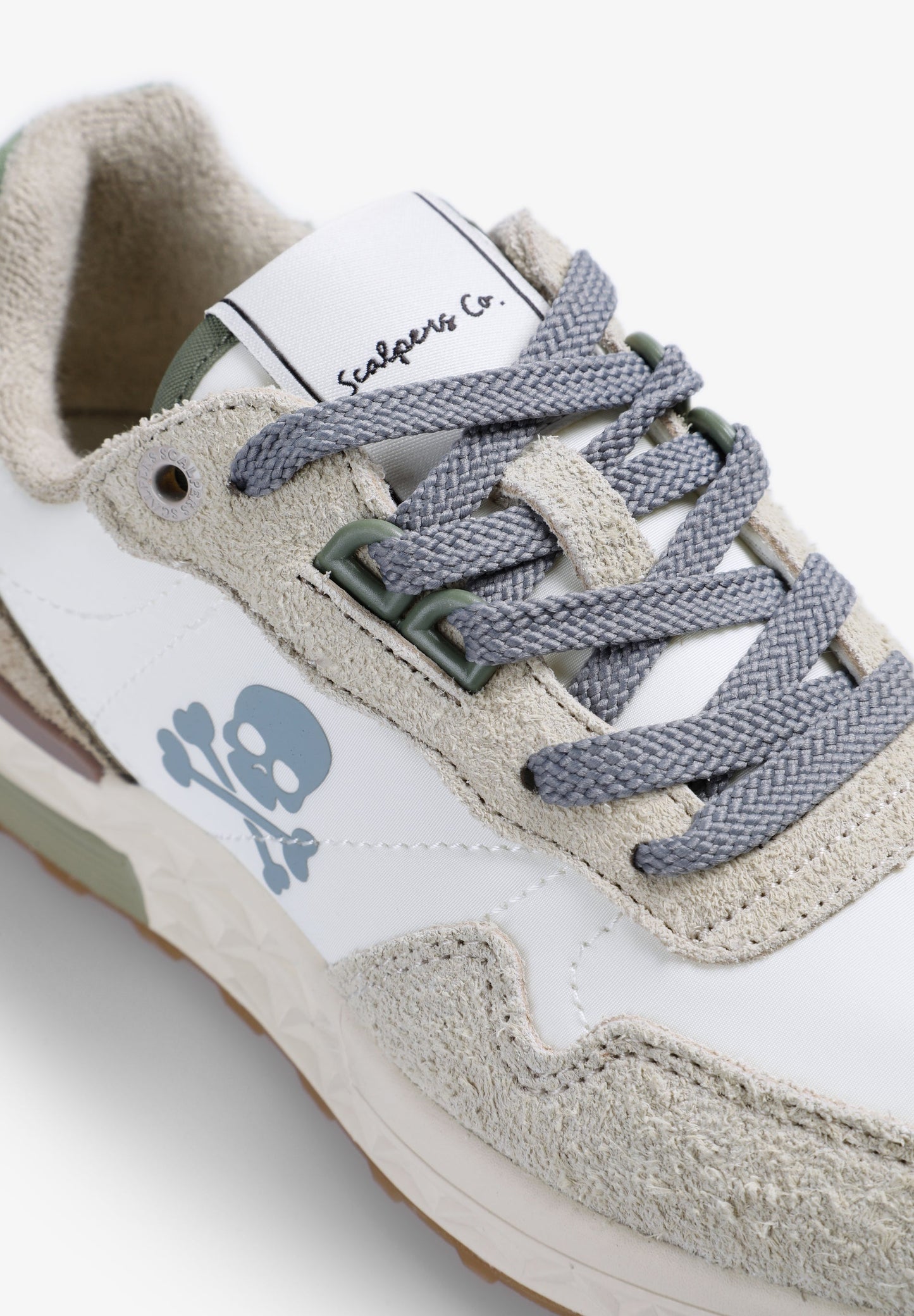 CONTRAST SKULL SNEAKERS