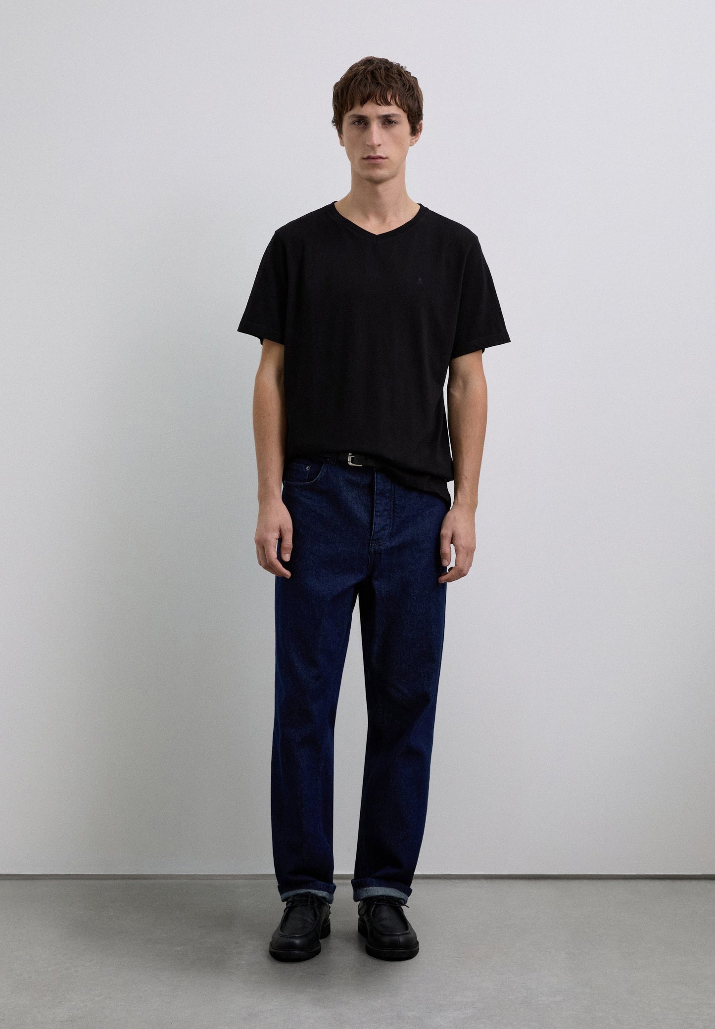 CAMISETA CALAVERA BORDADA TONO