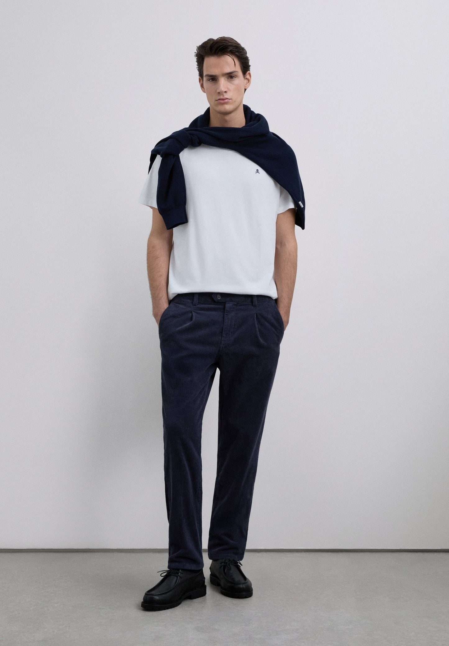 CAMISETA CALAVERA BORDADA TONO - Scalpers