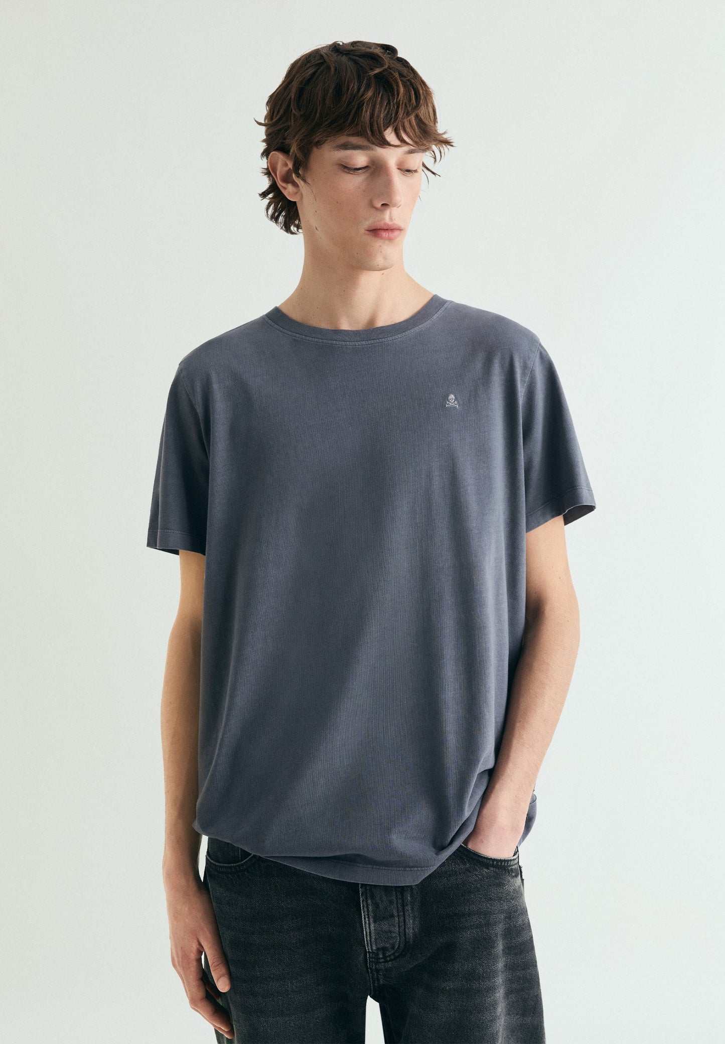 EMBROIDERED WASHED EFFECT T-SHIRT