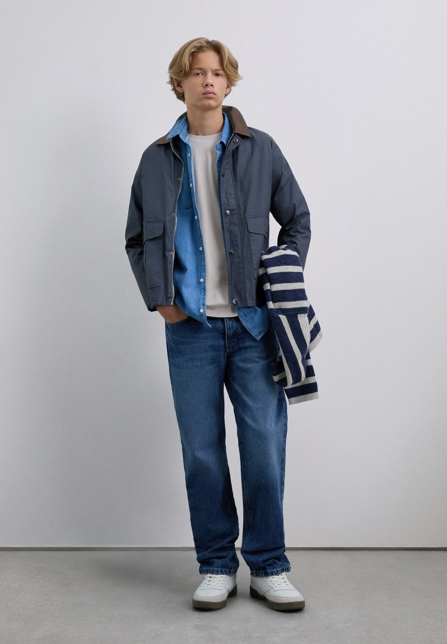 JACKET WITH CONTRAST CORDUROY COLLAR