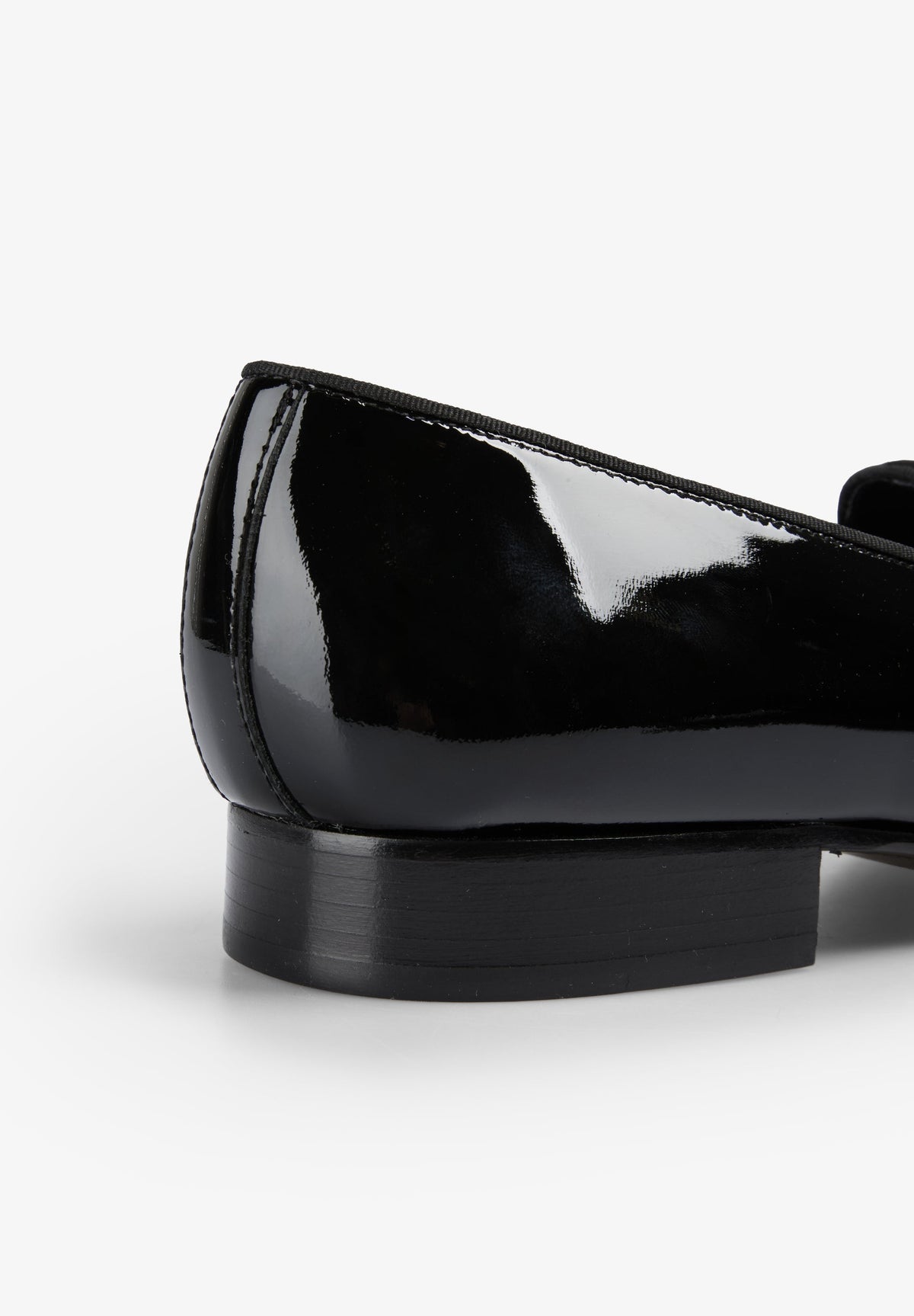 LEATHER LOAFER WITH UPPER DETAIL