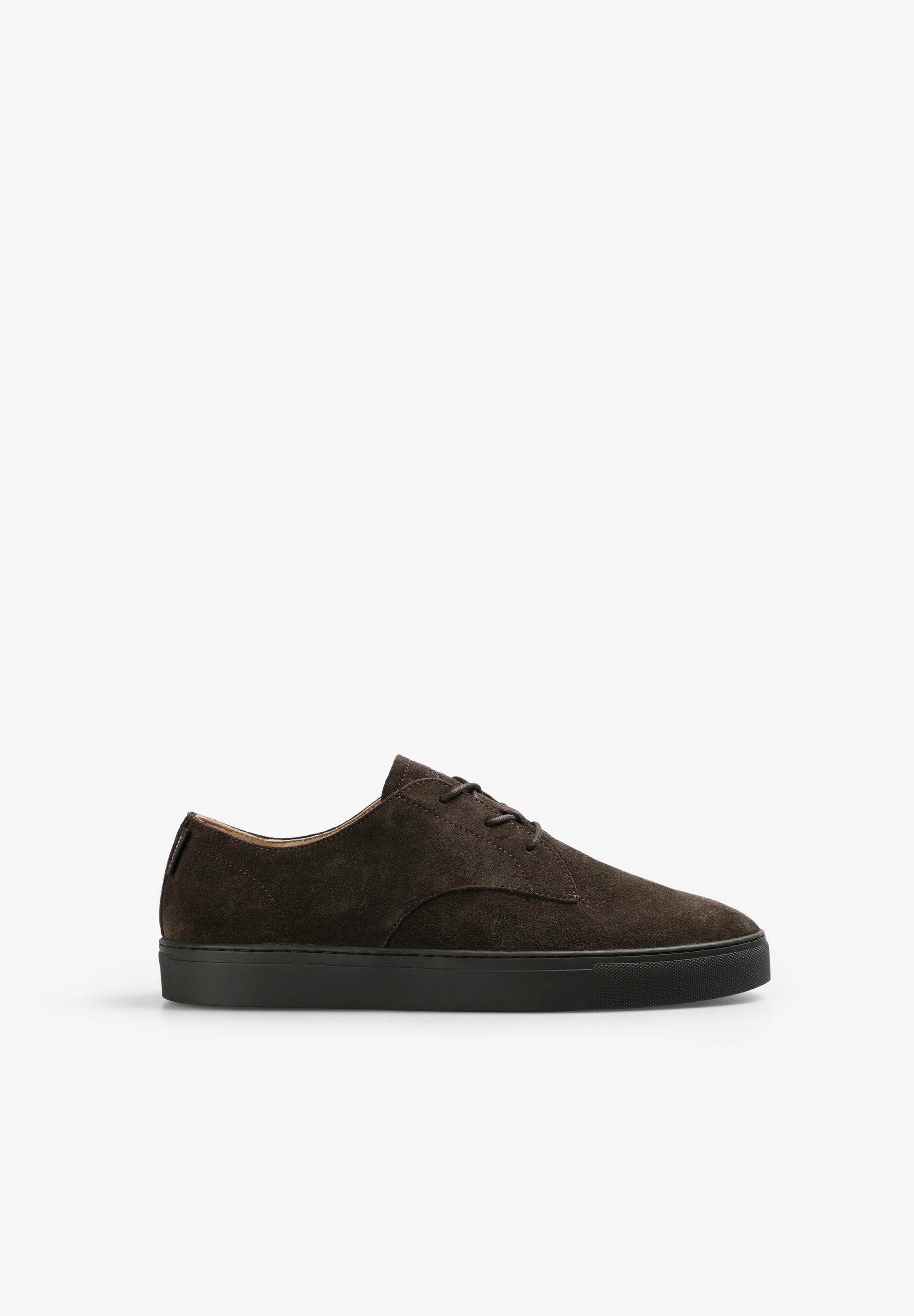CASUAL SUEDE SNEAKERS