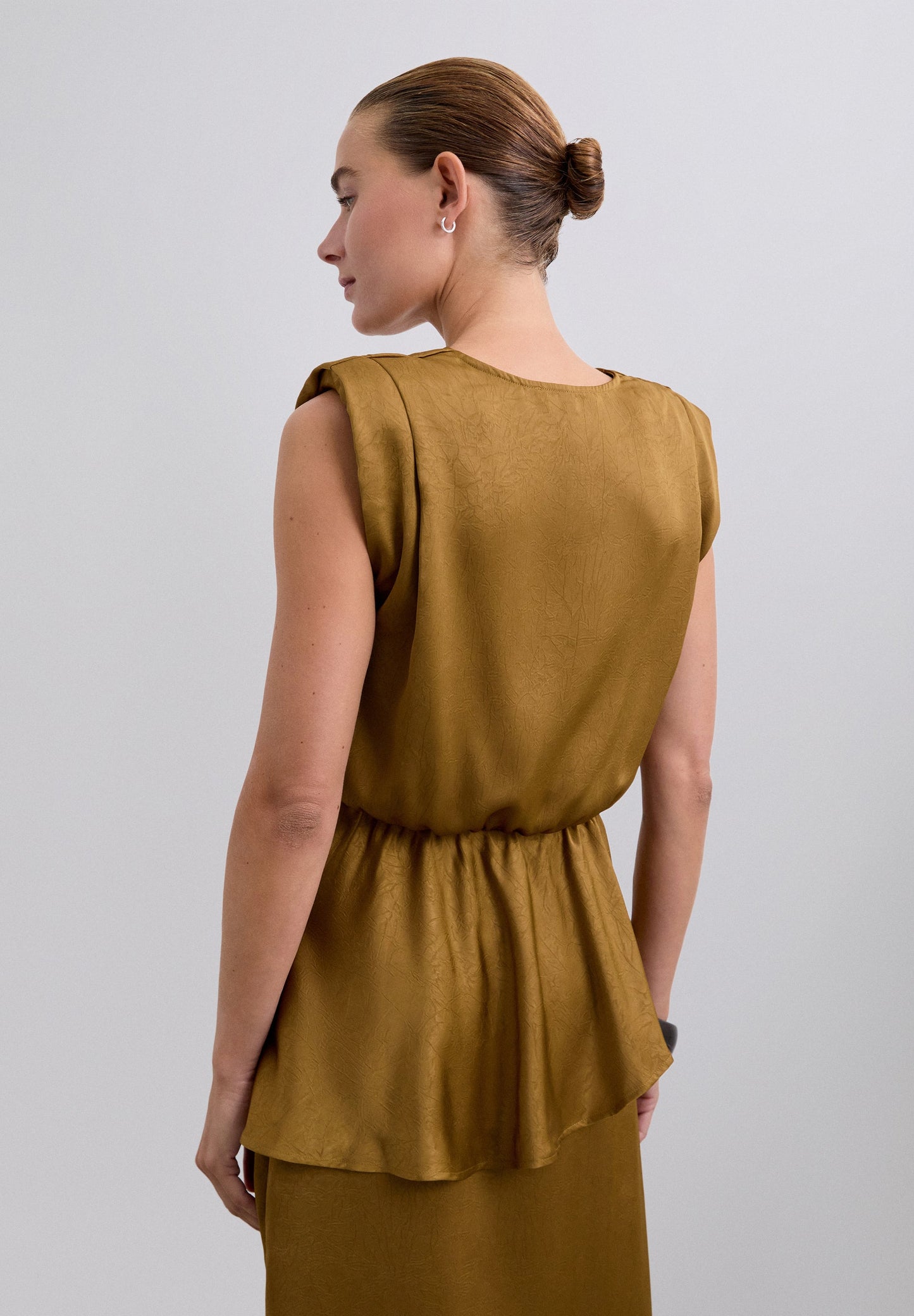 FLOWING TOP WITH RUFFLES