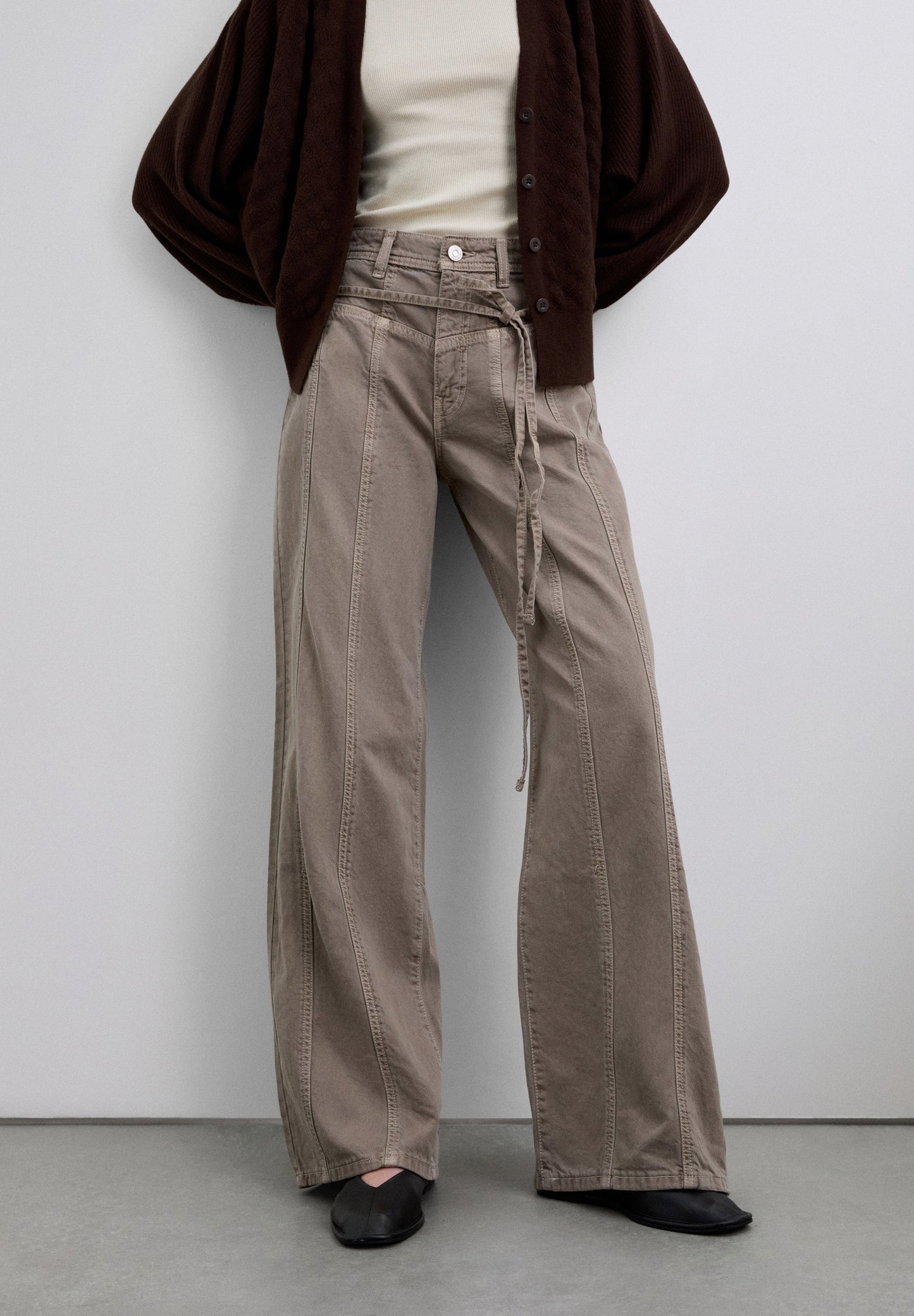 JEANS WITH WAISTBAND DETAIL