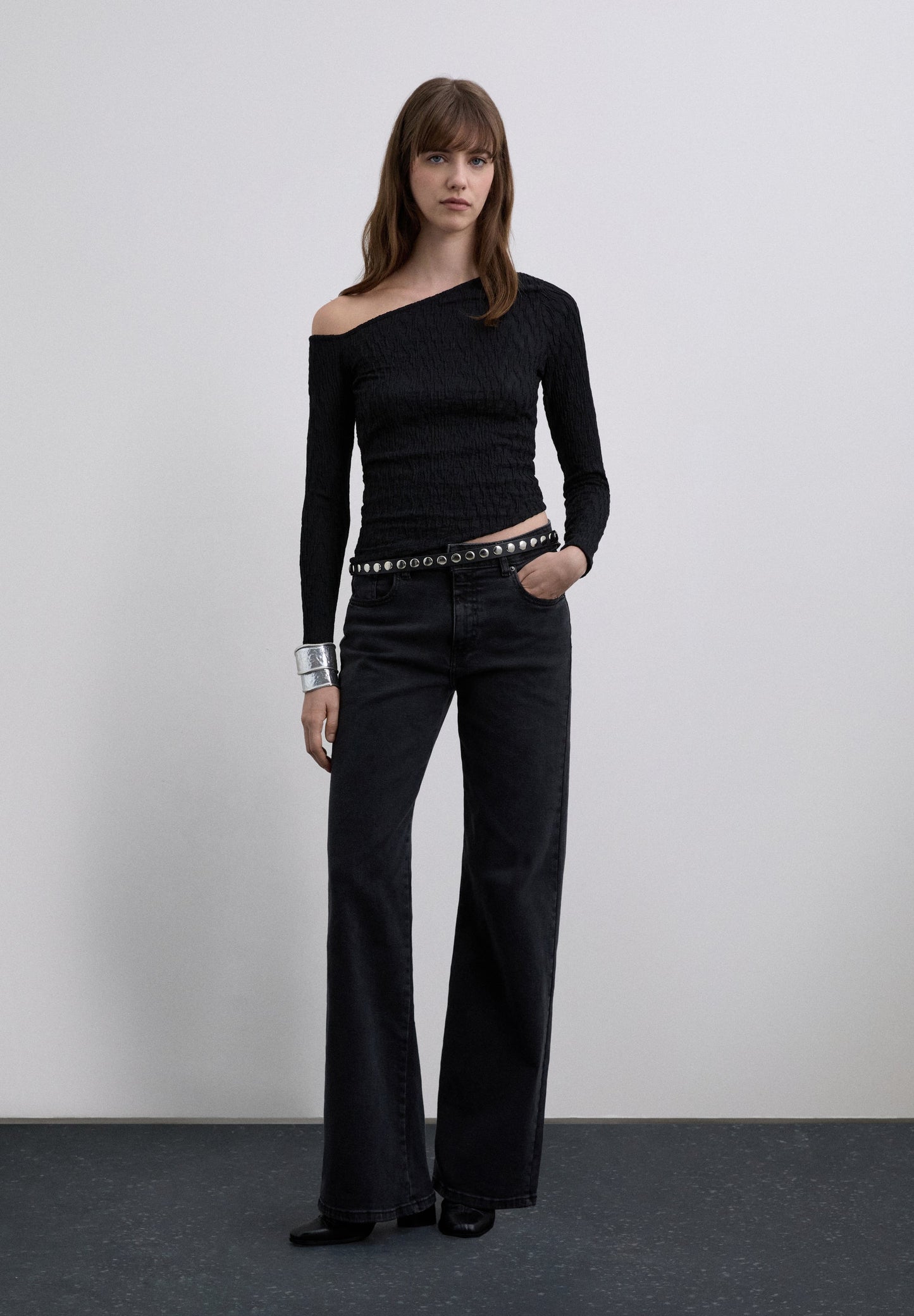 ASYMMETRIC OFF-THE-SHOULDER TOP