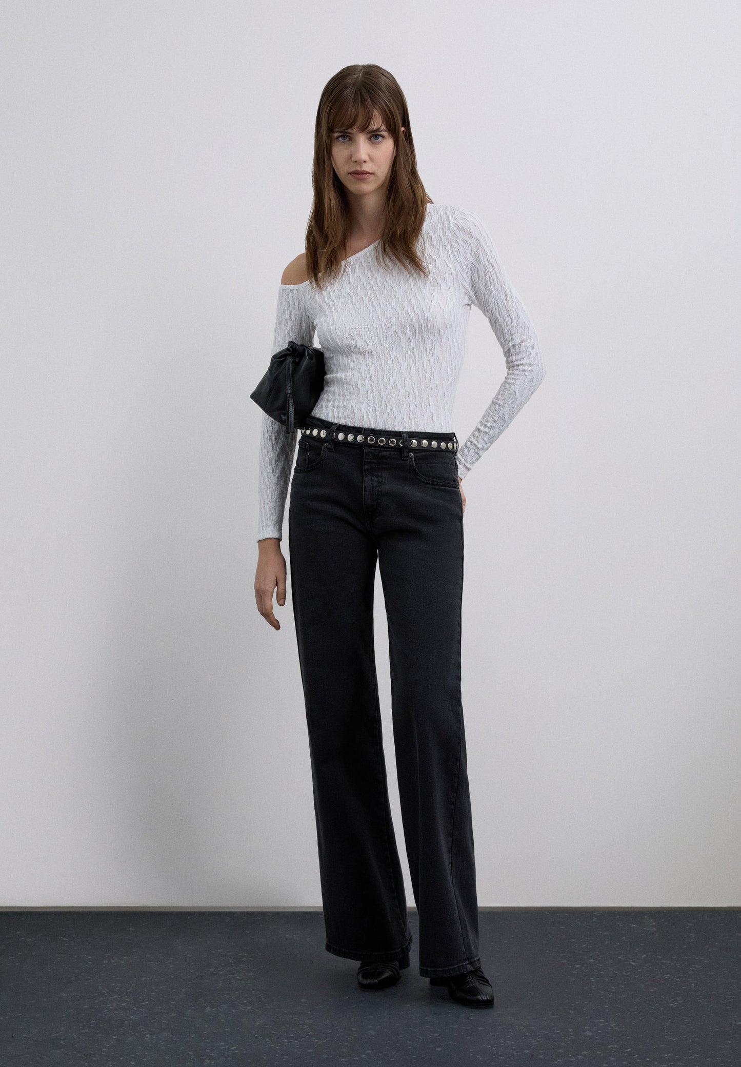 ASYMMETRIC OFF-THE-SHOULDER TOP