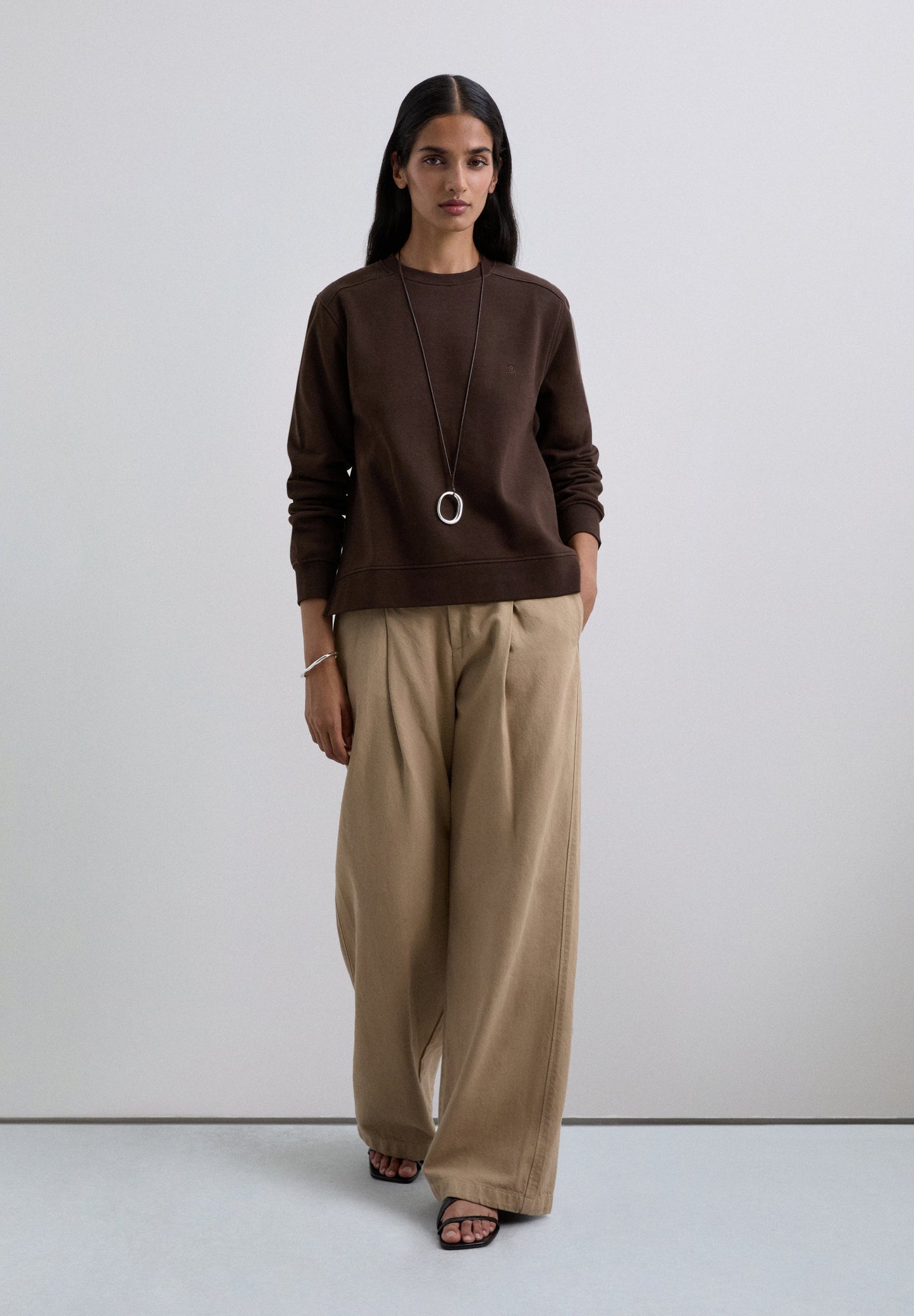 BASIC SKULL SWEATSHIRT