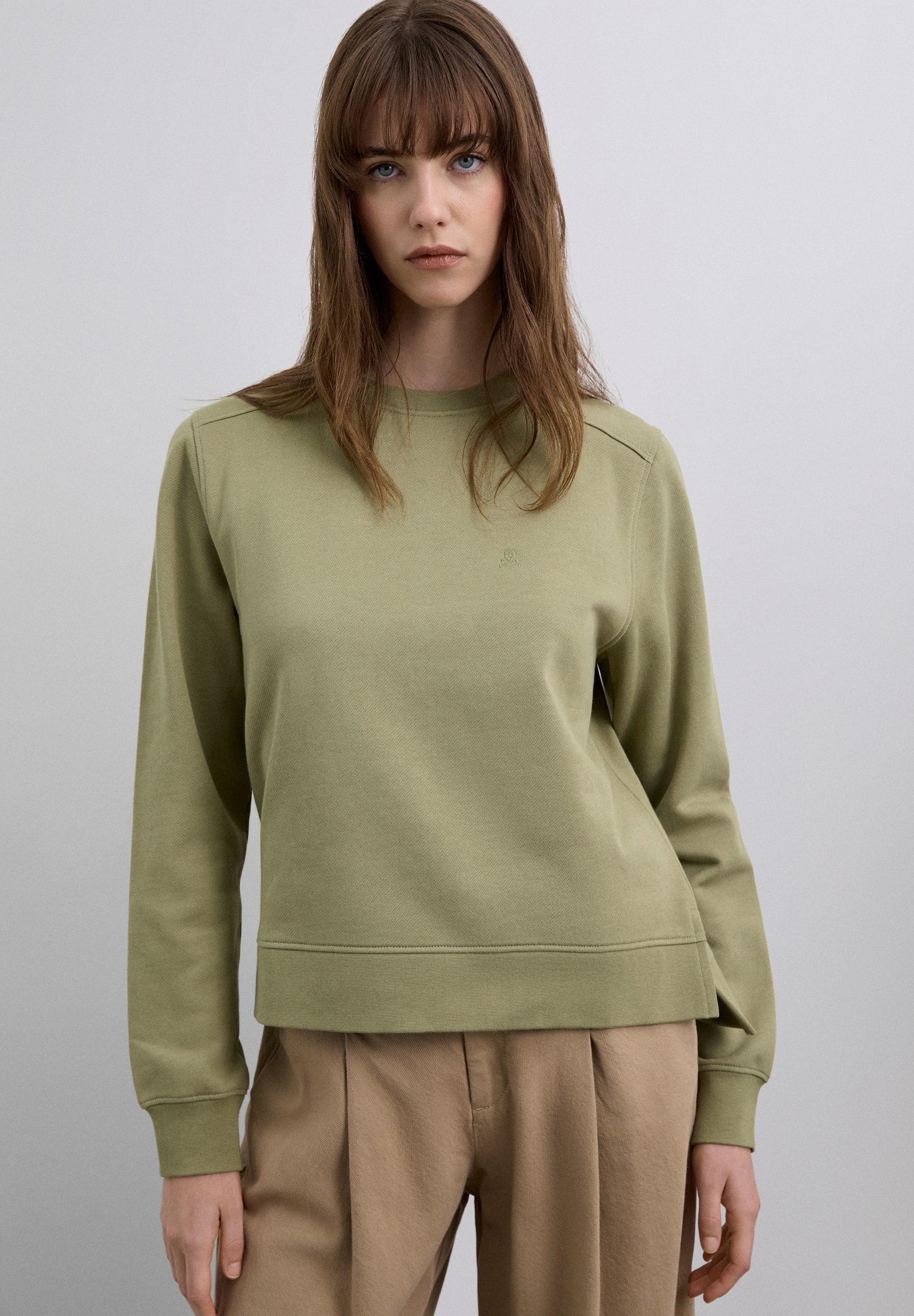 BASIC SKULL SWEATSHIRT