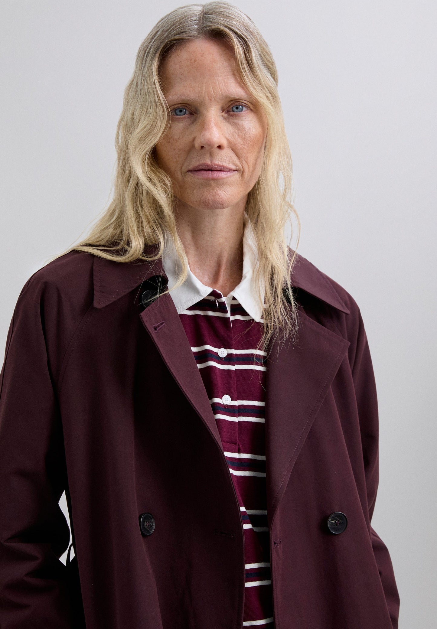 WATERPROOF TRENCH COAT