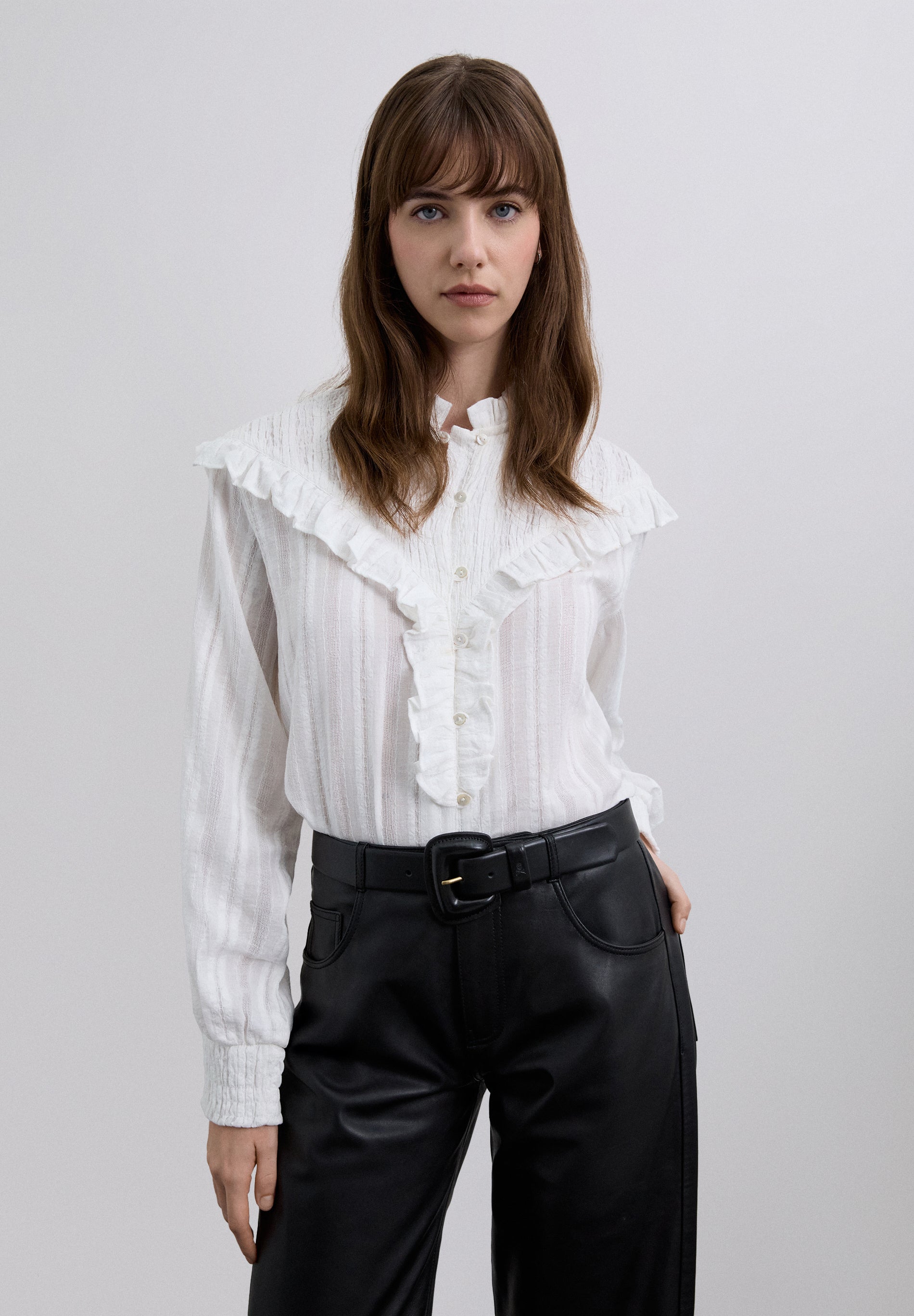 RUCHED BLOUSE WITH RUFFLES.