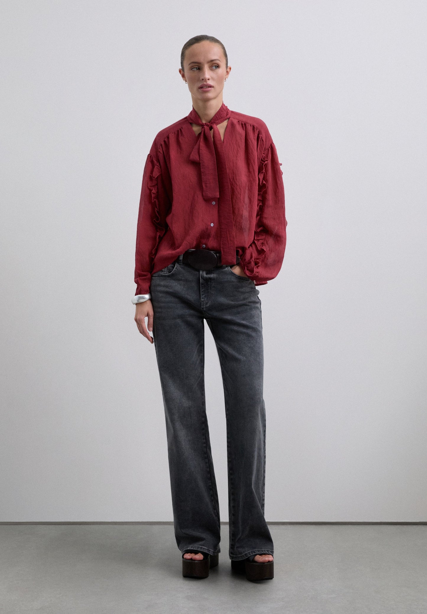 GATHERED BLOUSE WITH TIE DETAIL