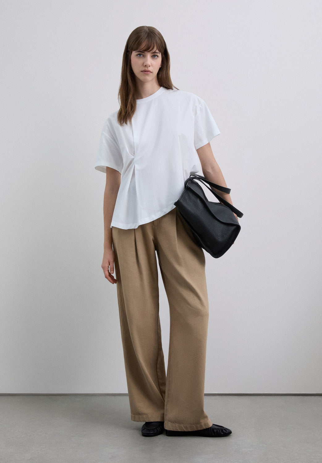 CAMISETA ASIMÉTRICA CUELLO REDONDO - Scalpers