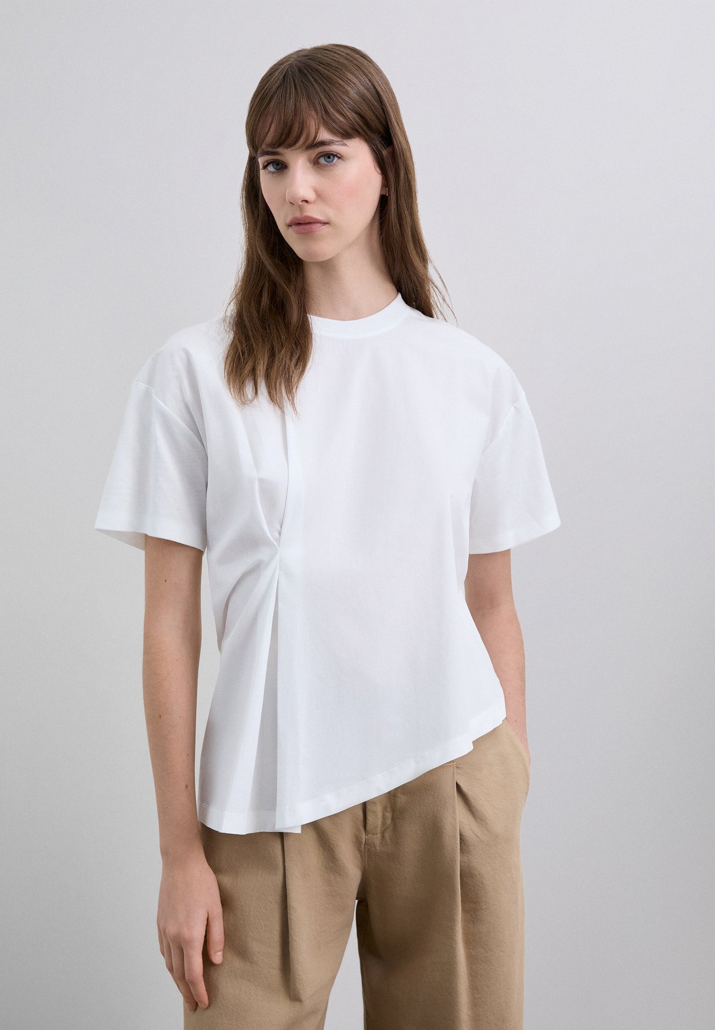 ASYMMETRIC ROUND NECK T-SHIRT