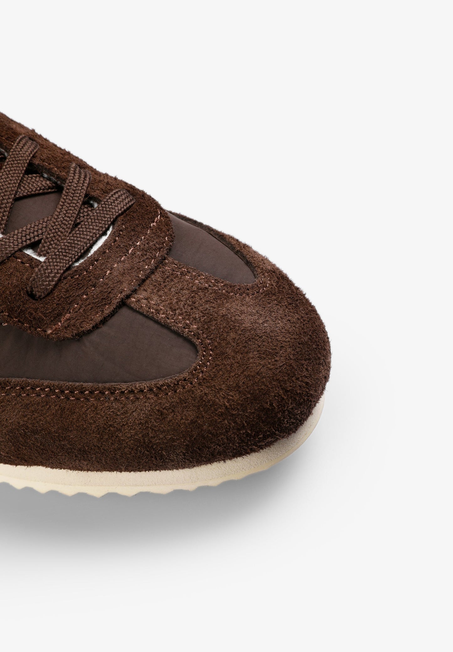 ZAPATILLA DE ANTE CONTRASTE - Scalpers