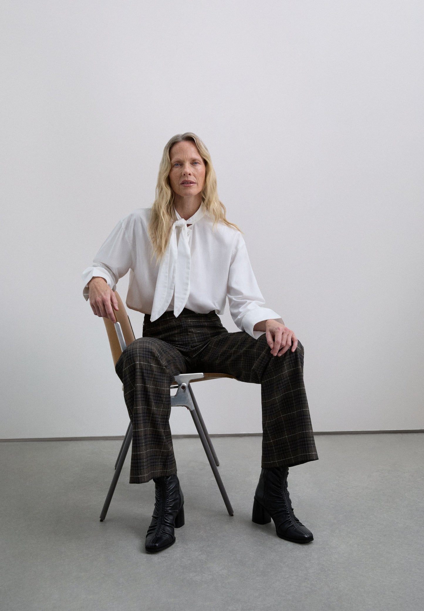 SHIRT WITH BOW DETAIL