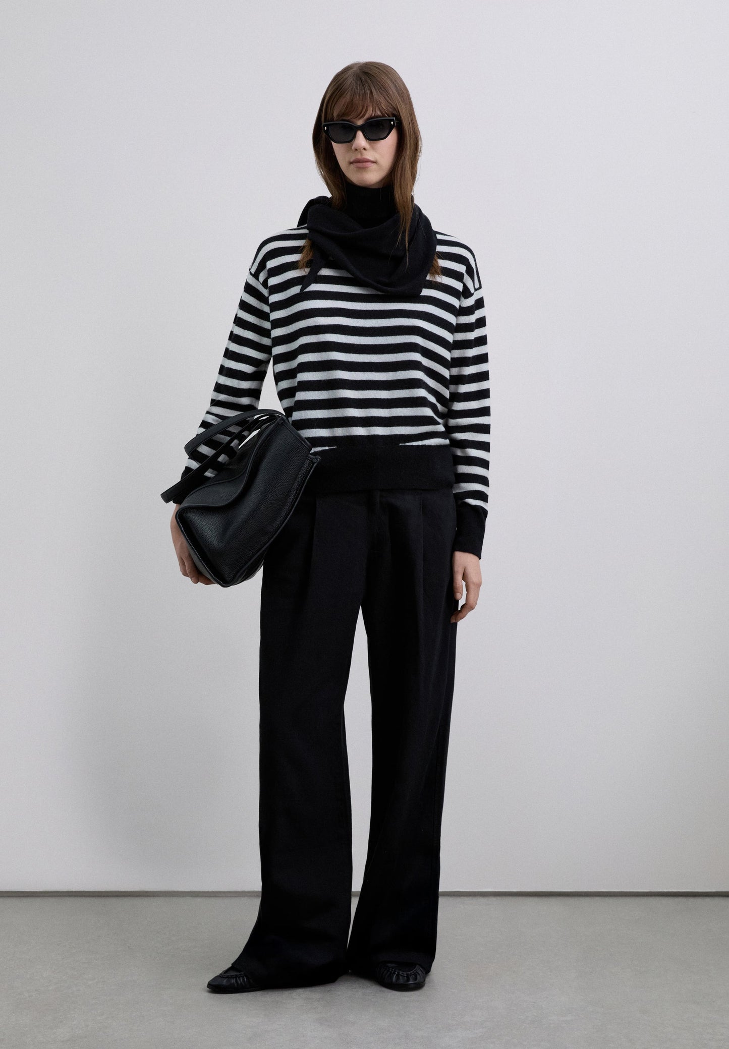 ROLL NECK WOOL SWEATER