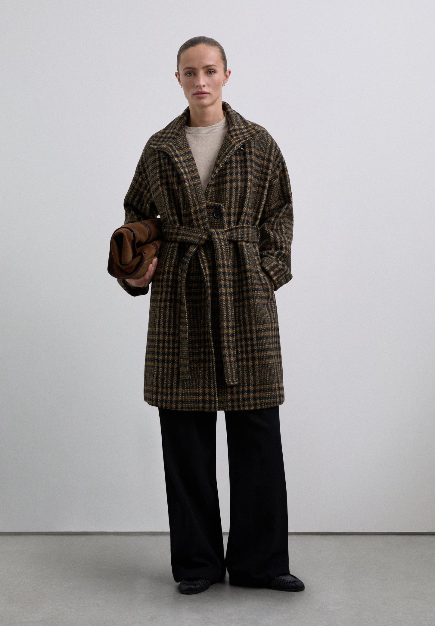 CROPPED WOOL COAT