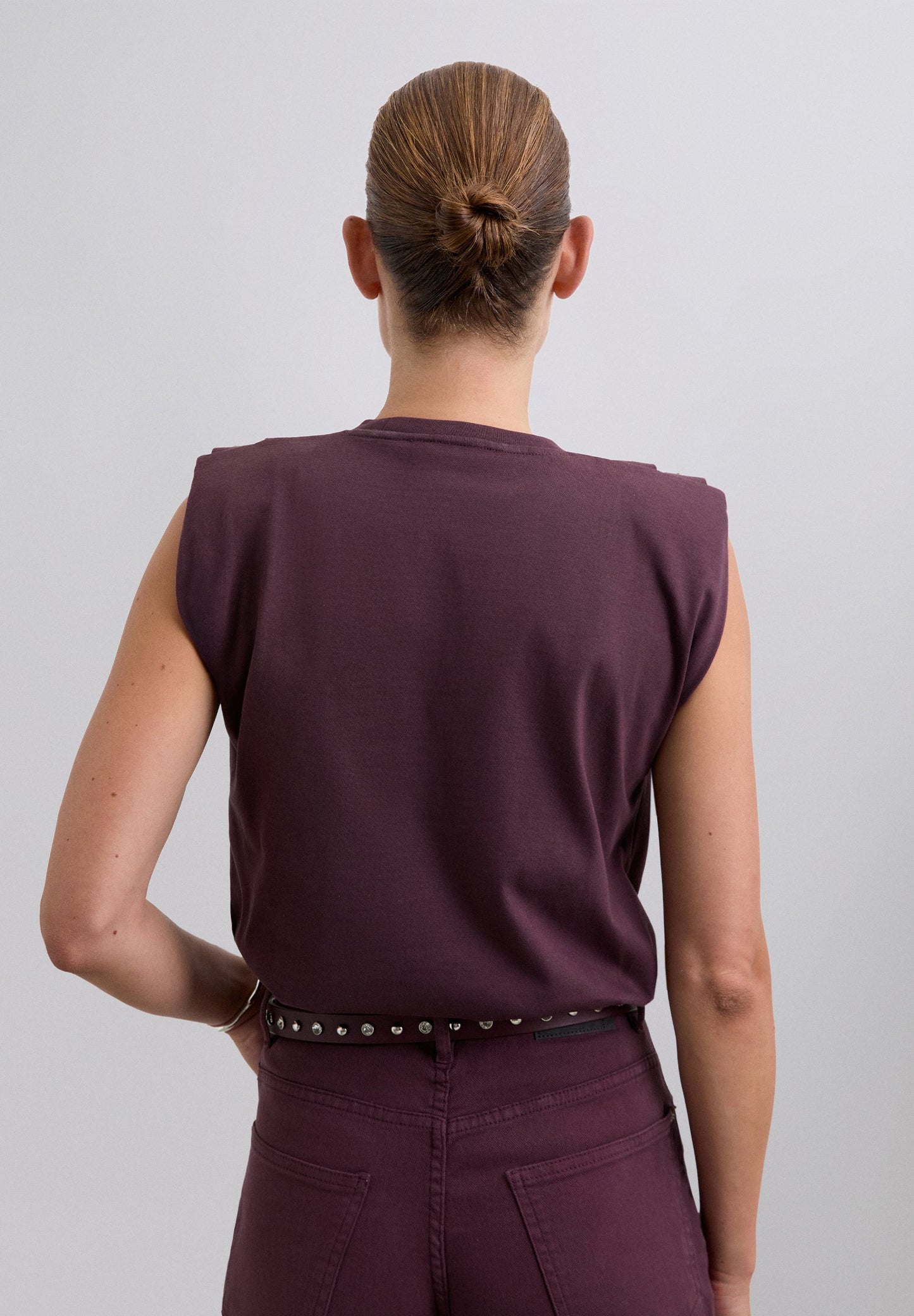 SLEEVELESS STUDDED T-SHIRT