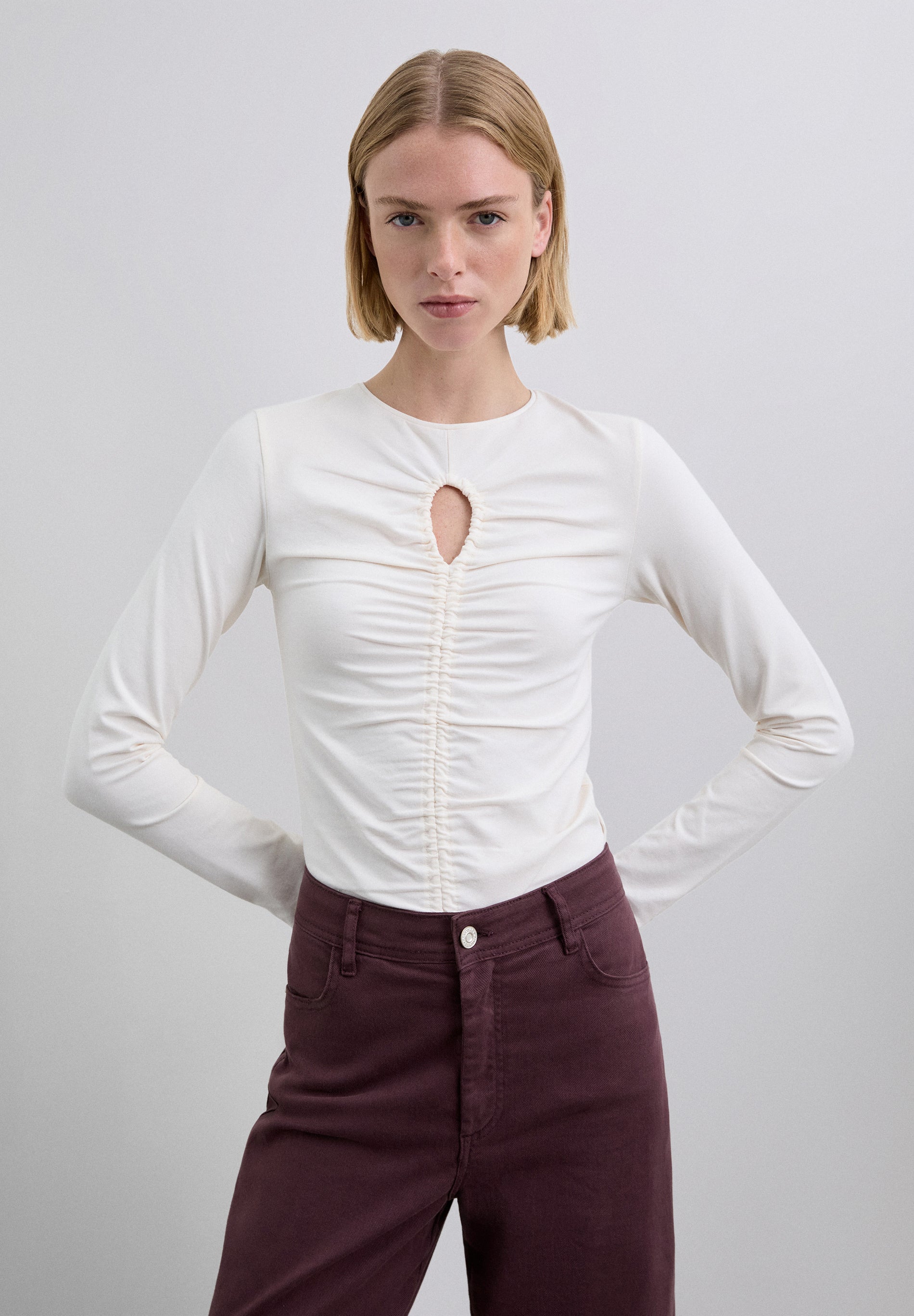 GATHERED T-SHIRT WITH VENT