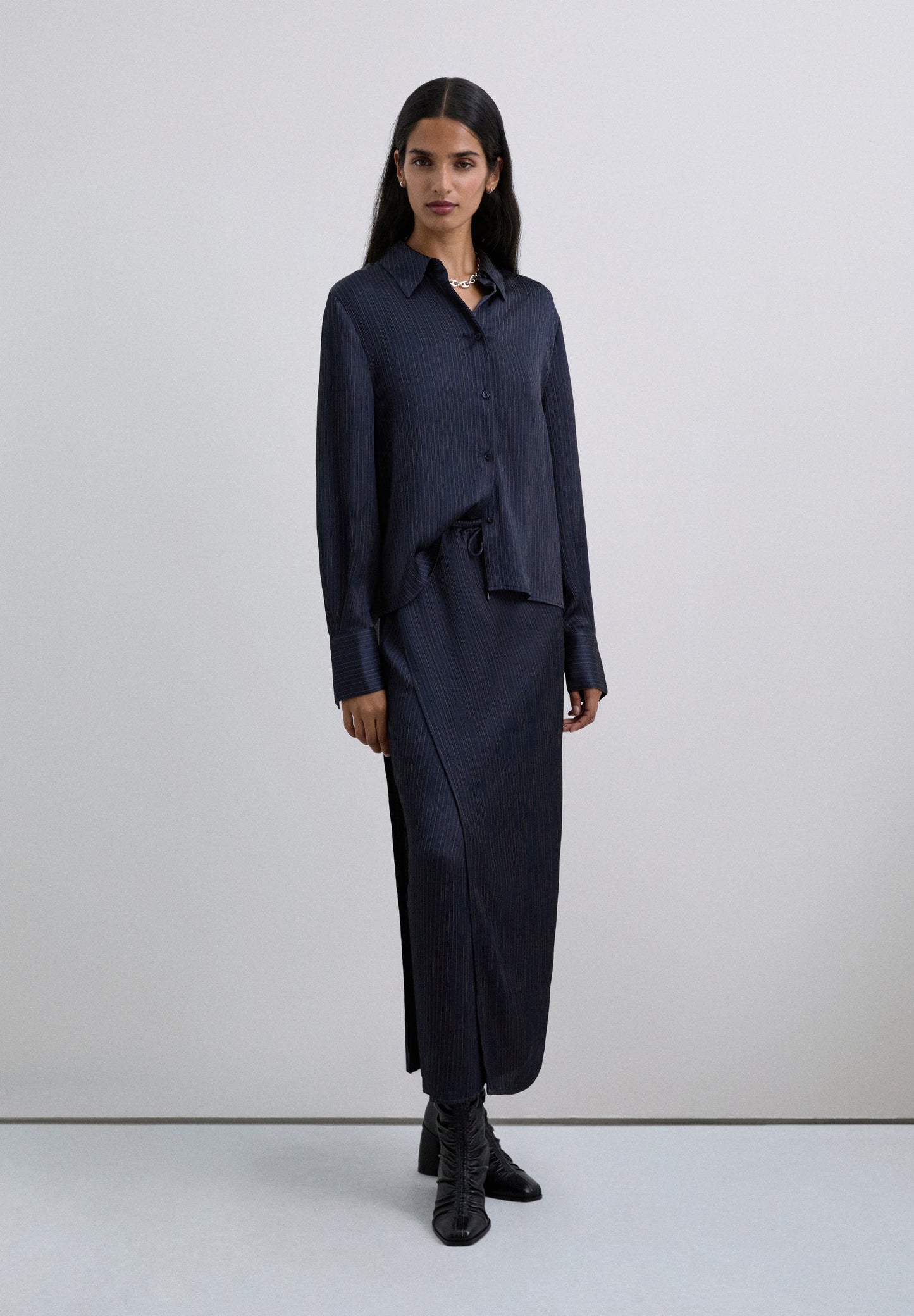 LOOSE-FITTING PINSTRIPE SHIRT