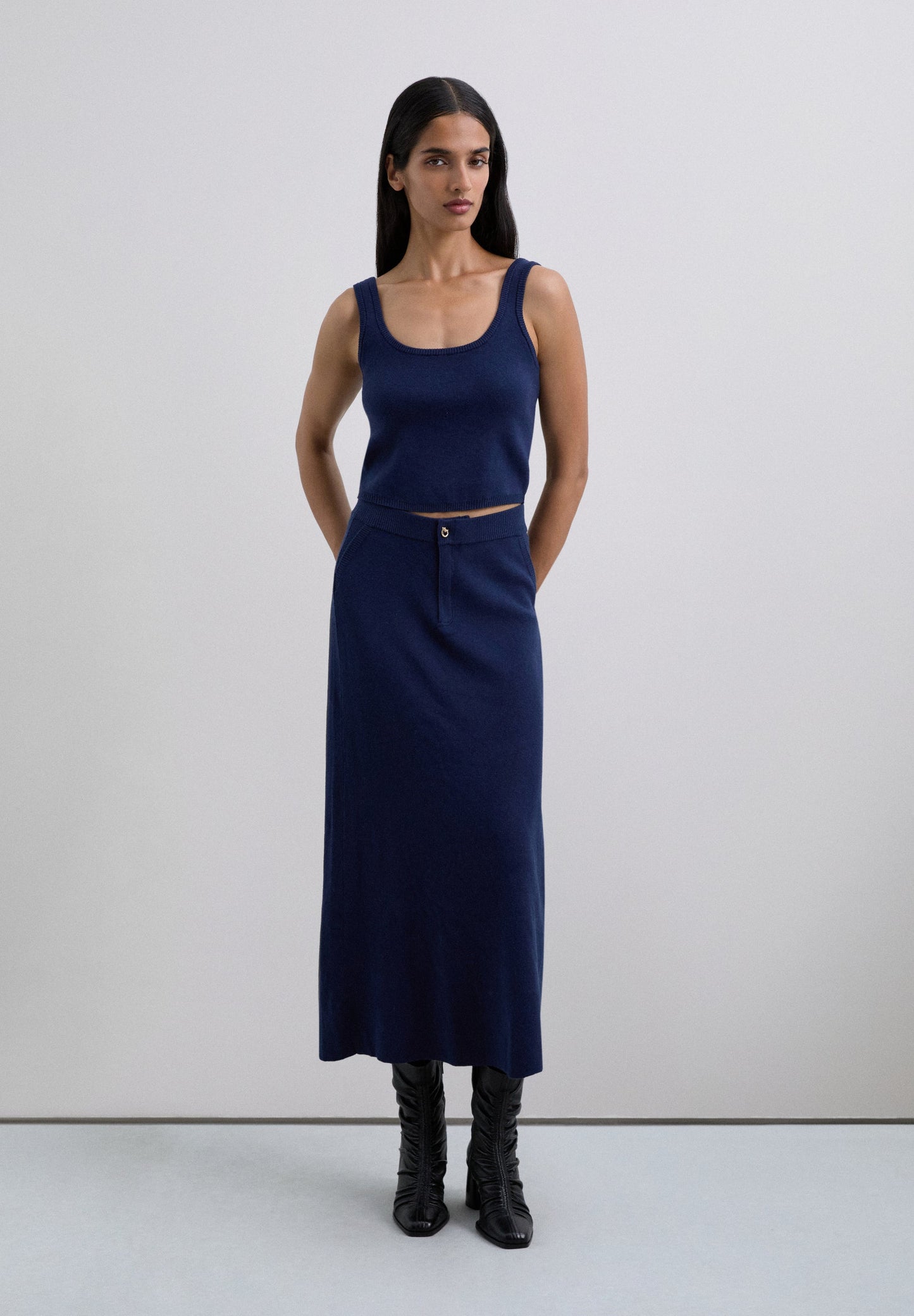 KNIT MIDI SKIRT WITH BUTTON